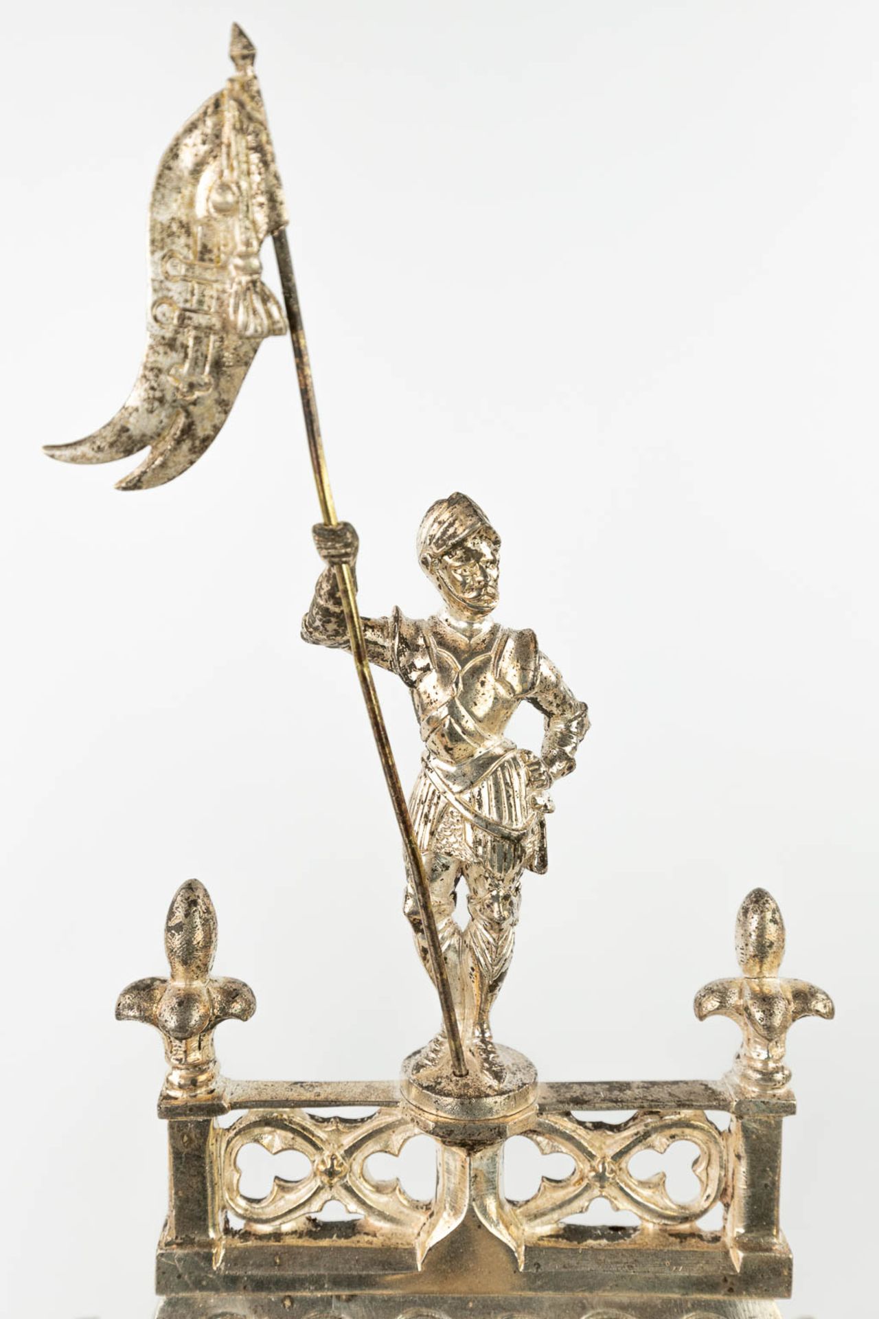 A three-piece garniture clock with candelabra, made of silver-plated bronze in gothic revival style. - Image 3 of 18