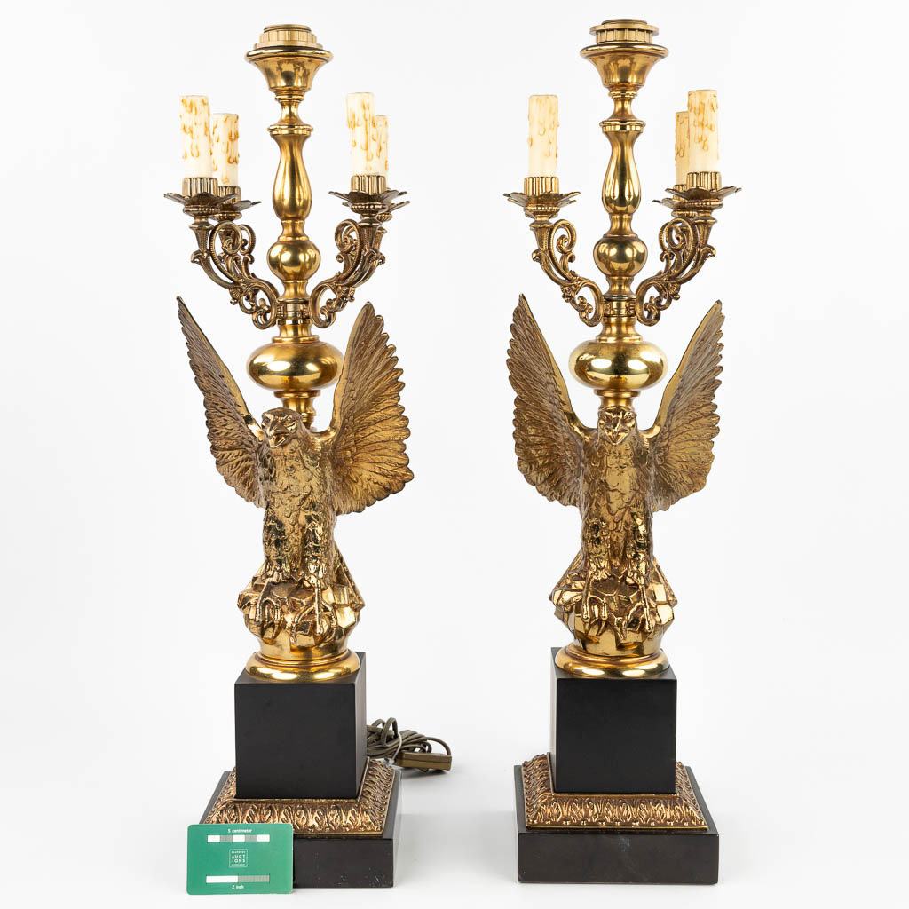 A pair of table lamps in the shape of an eagle made of gilt bronze in Hollywood Regency style. (H:71 - Image 2 of 9