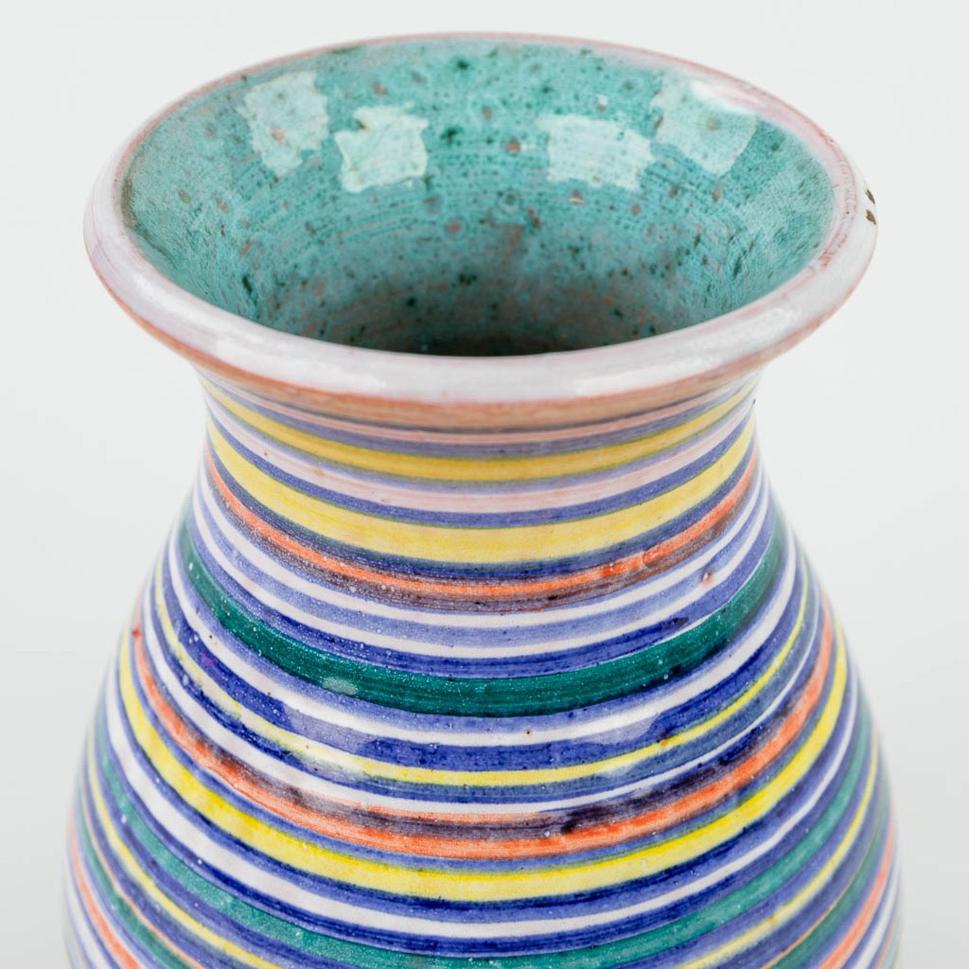 A vase made of glazed ceramics with geometric shapes for Perignem. (H:15,5cm) - Image 9 of 11