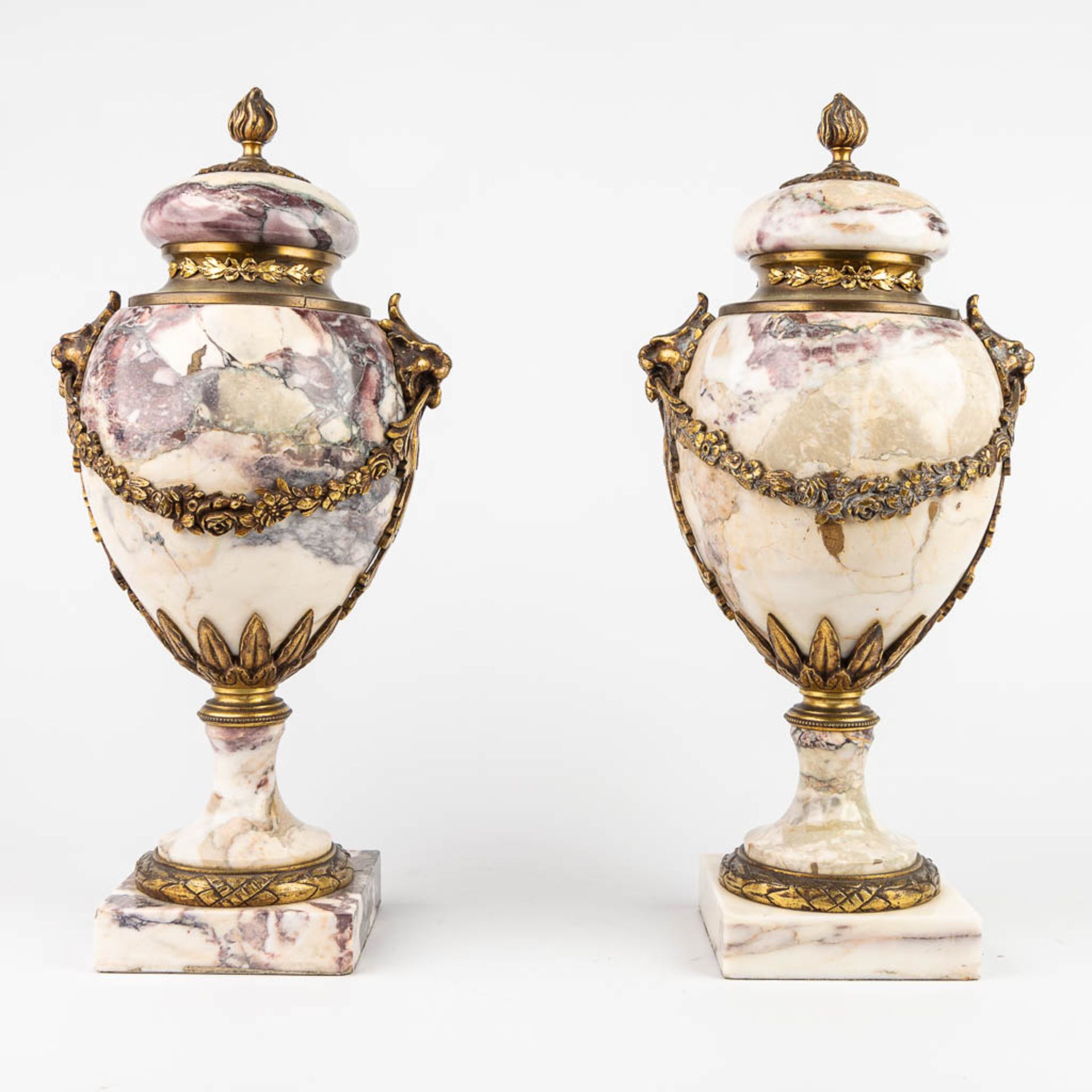 A pair of cassolettes made of marble and mounted with bronze. (H:40cm) - Image 8 of 15
