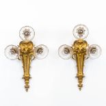A pair of sconces made of gilt bronze in a Louis XVI style. Around 1900. (H:43cm)