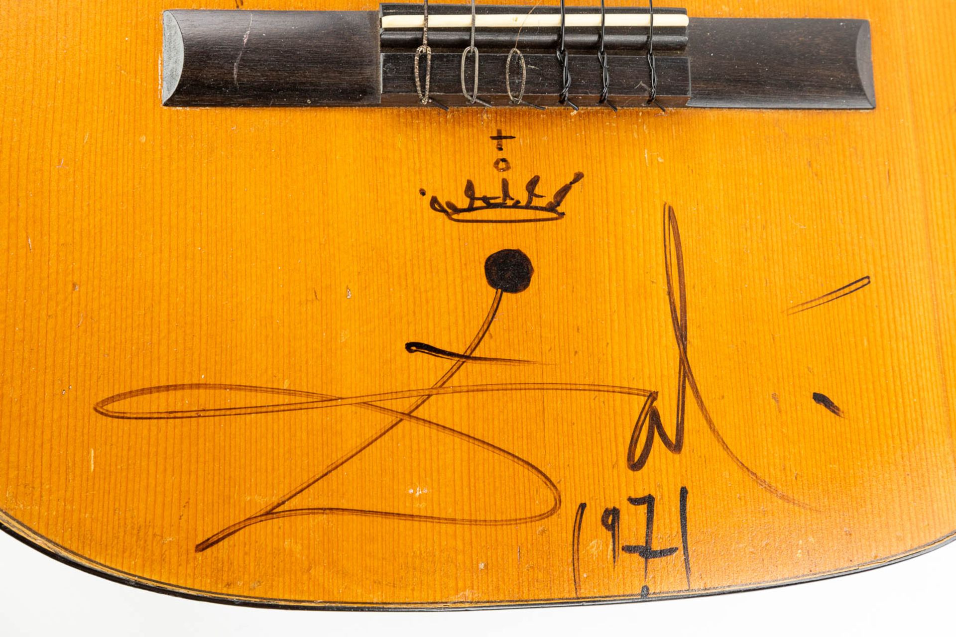 Salvador DALI (1904-1989) a signed guitar dated 1971. (H:99cm) - Image 19 of 42