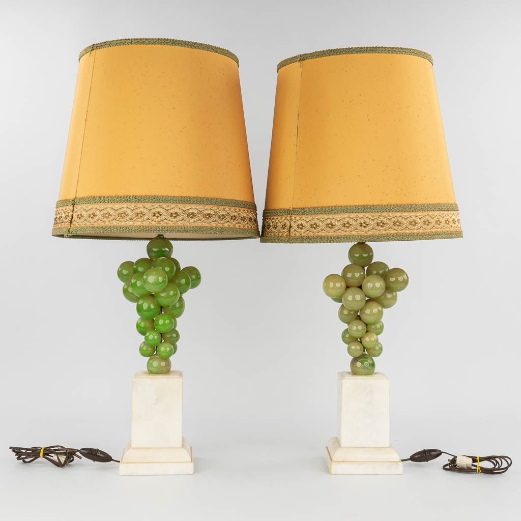 A pair of mid-century table lamps made of alabaster with grapes. Made in Italy. (H:46cm) - Image 10 of 14