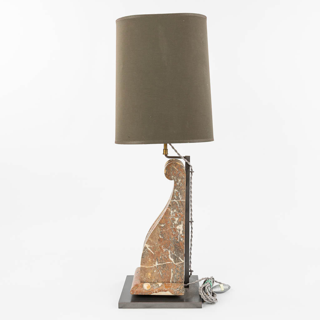 A table lamp with a base made of marble in the shape of a console. (H:45cm) - Image 4 of 10