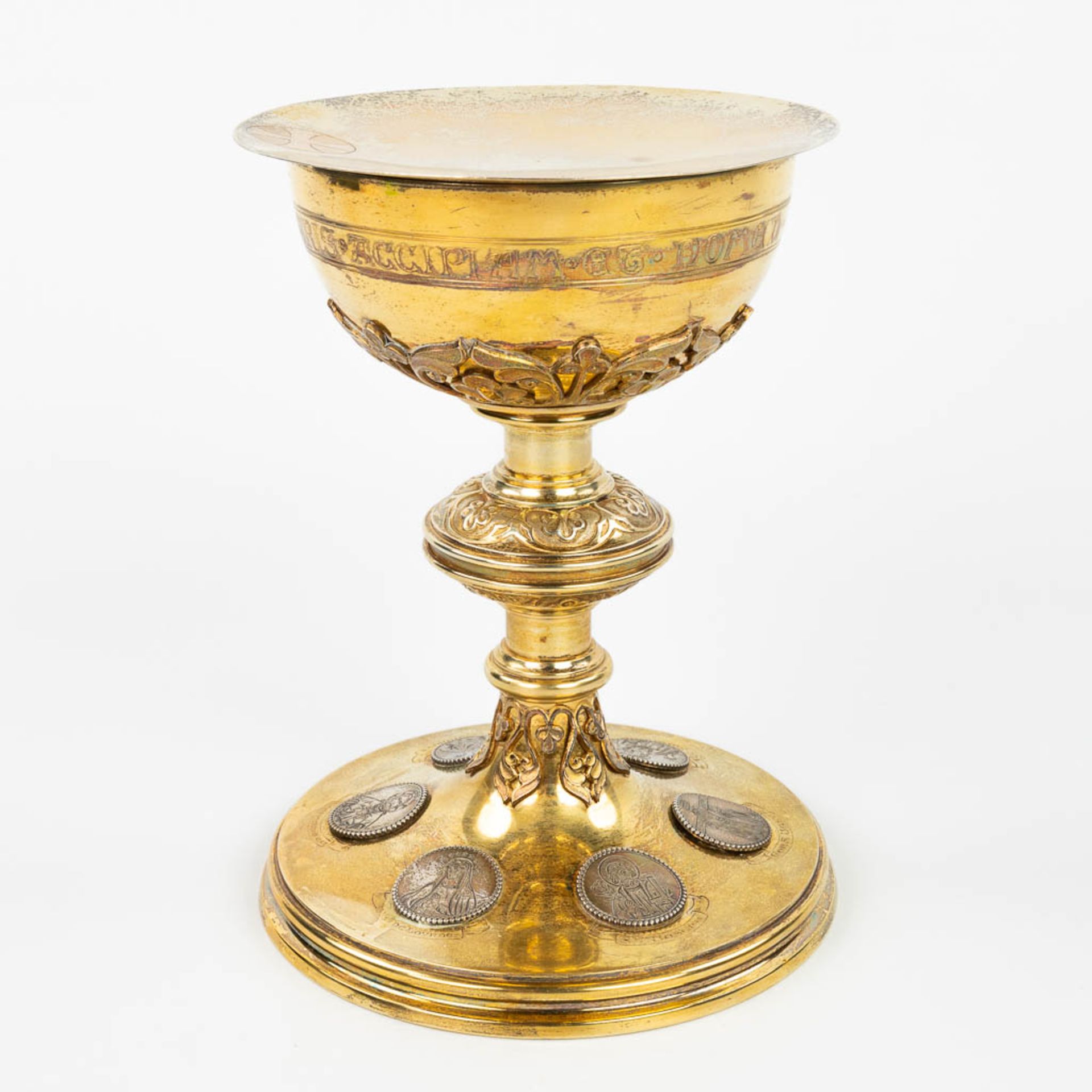 A neoroman chalice made of silver with images of holy figurines. (H:20cm) - Image 11 of 23