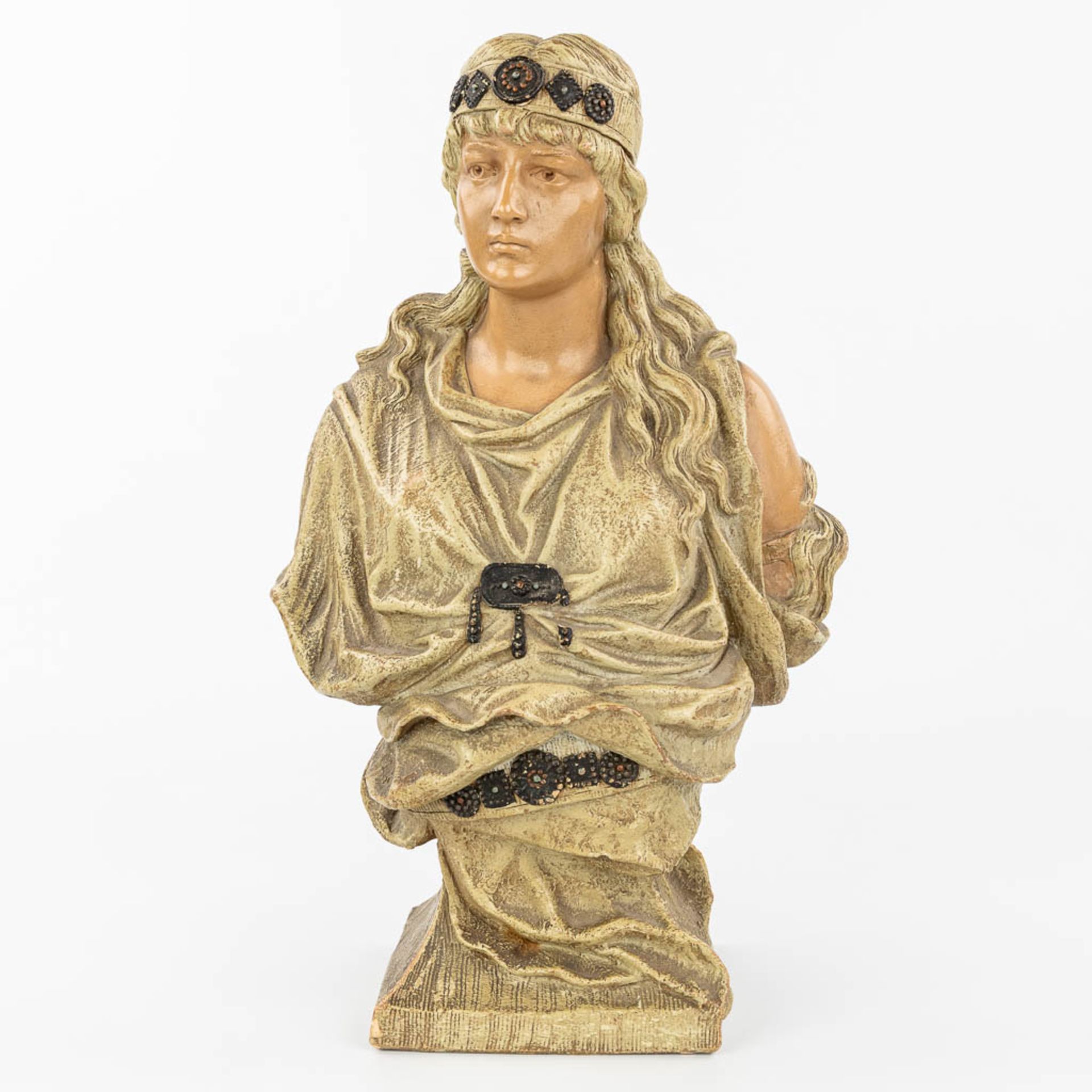 E. TELL (XIX-XX) and Friedrich GOLDSCHEIDER (1845-1897) 'Judith' a buste made of terracotta, for Gol