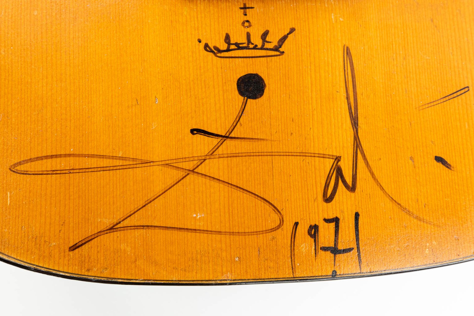 Salvador DALI (1904-1989) a signed guitar dated 1971. (H:99cm) - Image 18 of 42