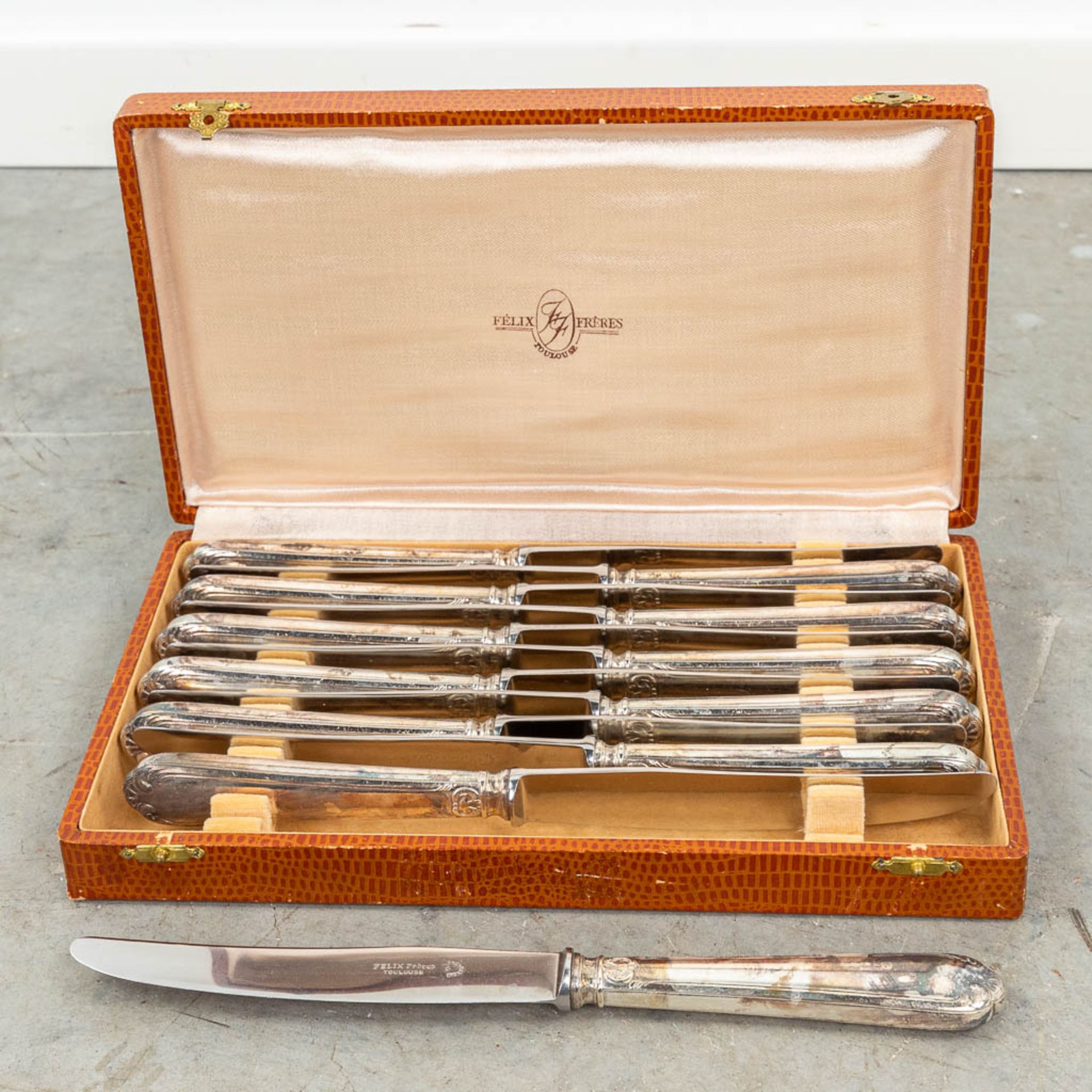 A 24-piece silver-plated cutlery in multiple boxes and marked Felix Frres. - Image 8 of 17