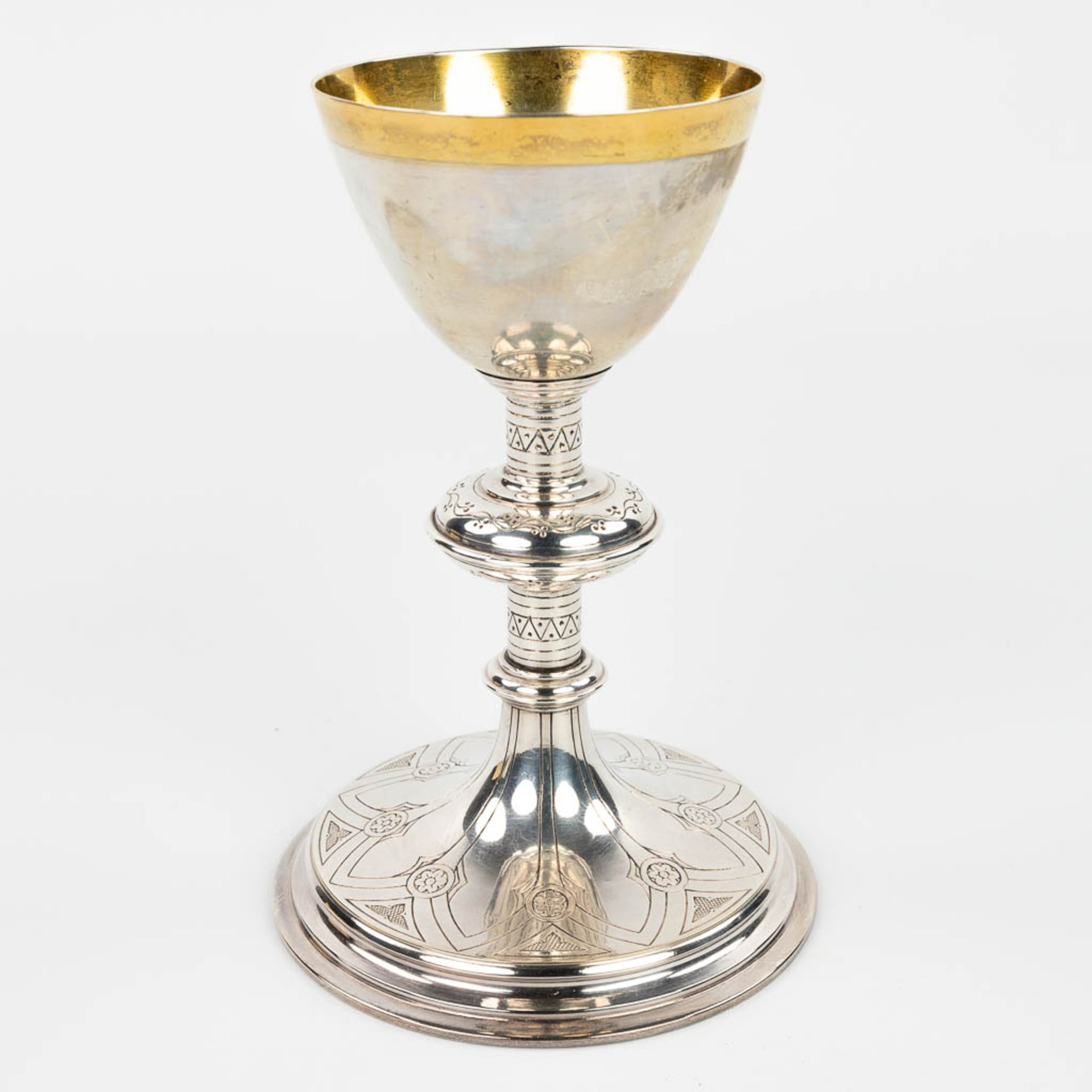 A chalice, gothic revival with paten made of fabric. Silver-plated metal. (H:18cm) - Image 10 of 10