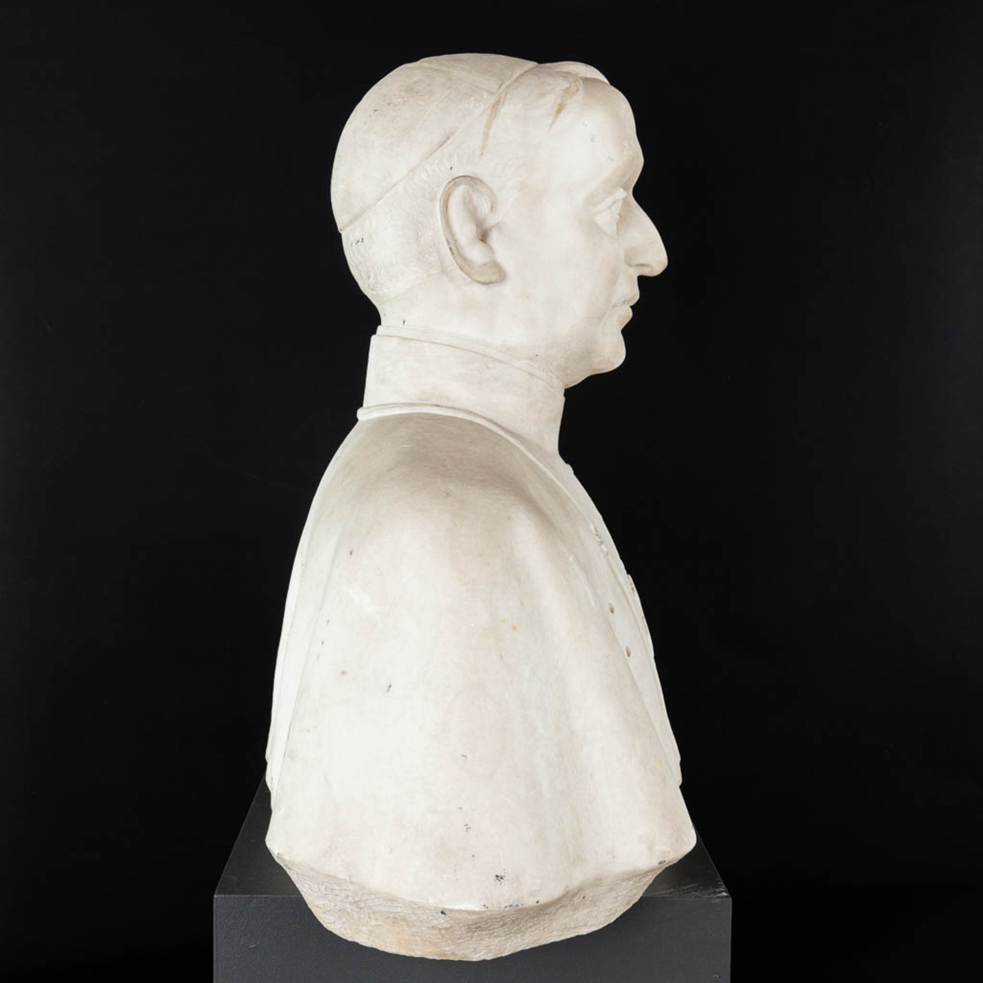 André FONTAINE (XIX-XX) 'Buste of a Cardinal' a statue made of sculptured Carrara marble. (H:60cm) - Image 3 of 10