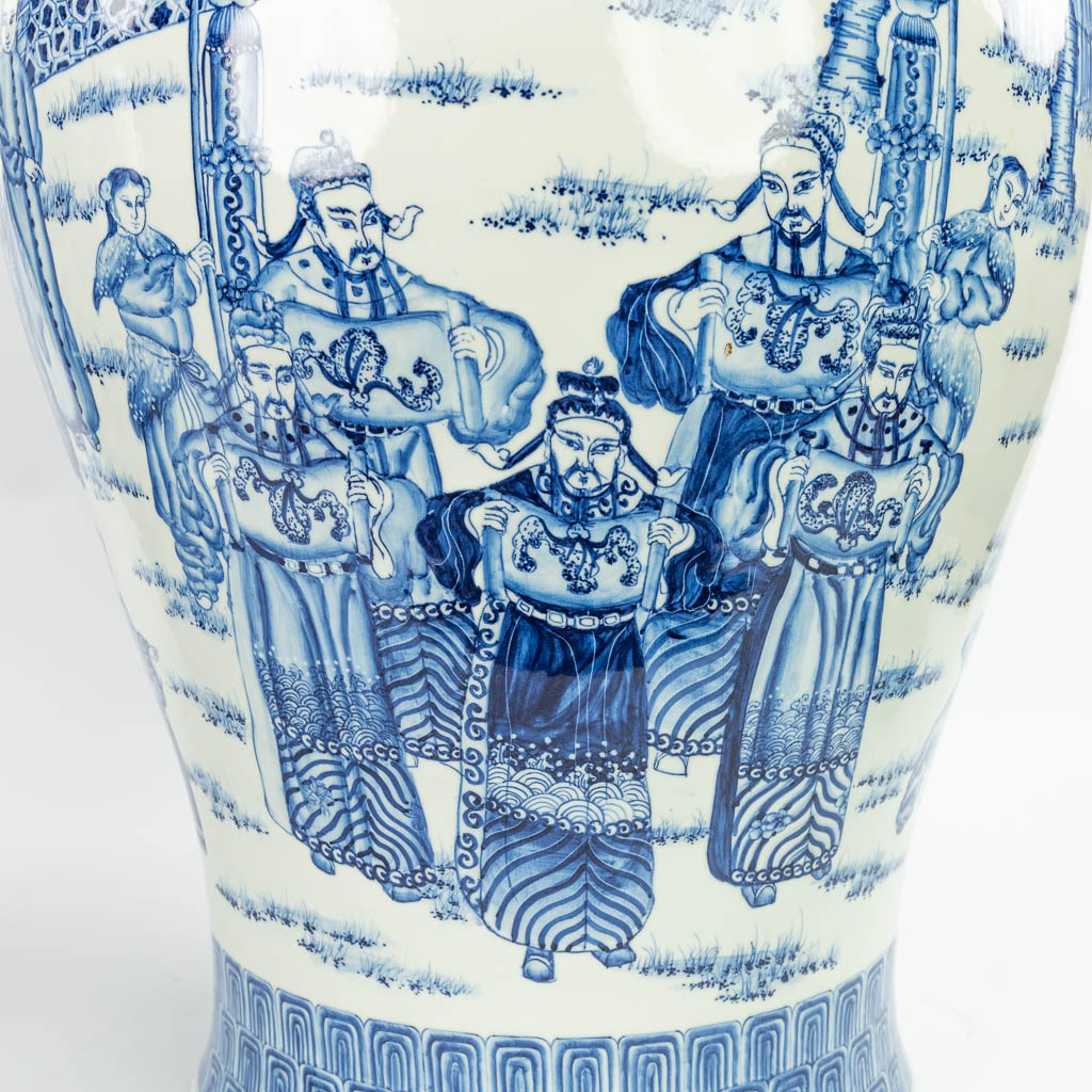 A pair of large Chinese vases with lid, made of blue-white porcelain with the emperor, dragons and w - Image 15 of 15