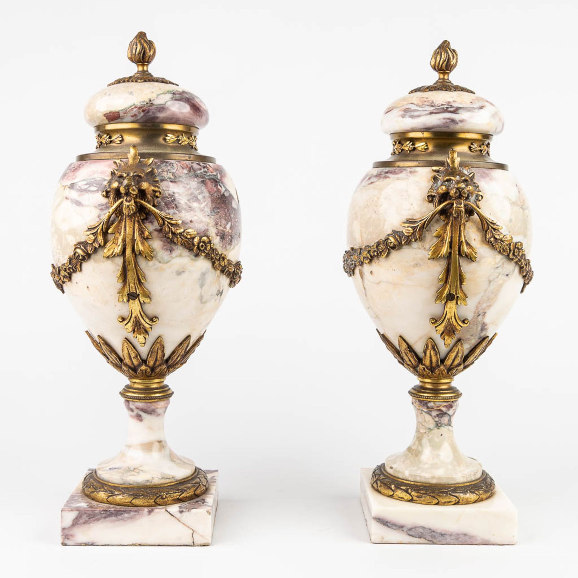 A pair of cassolettes made of marble and mounted with bronze. (H:40cm) - Image 3 of 15
