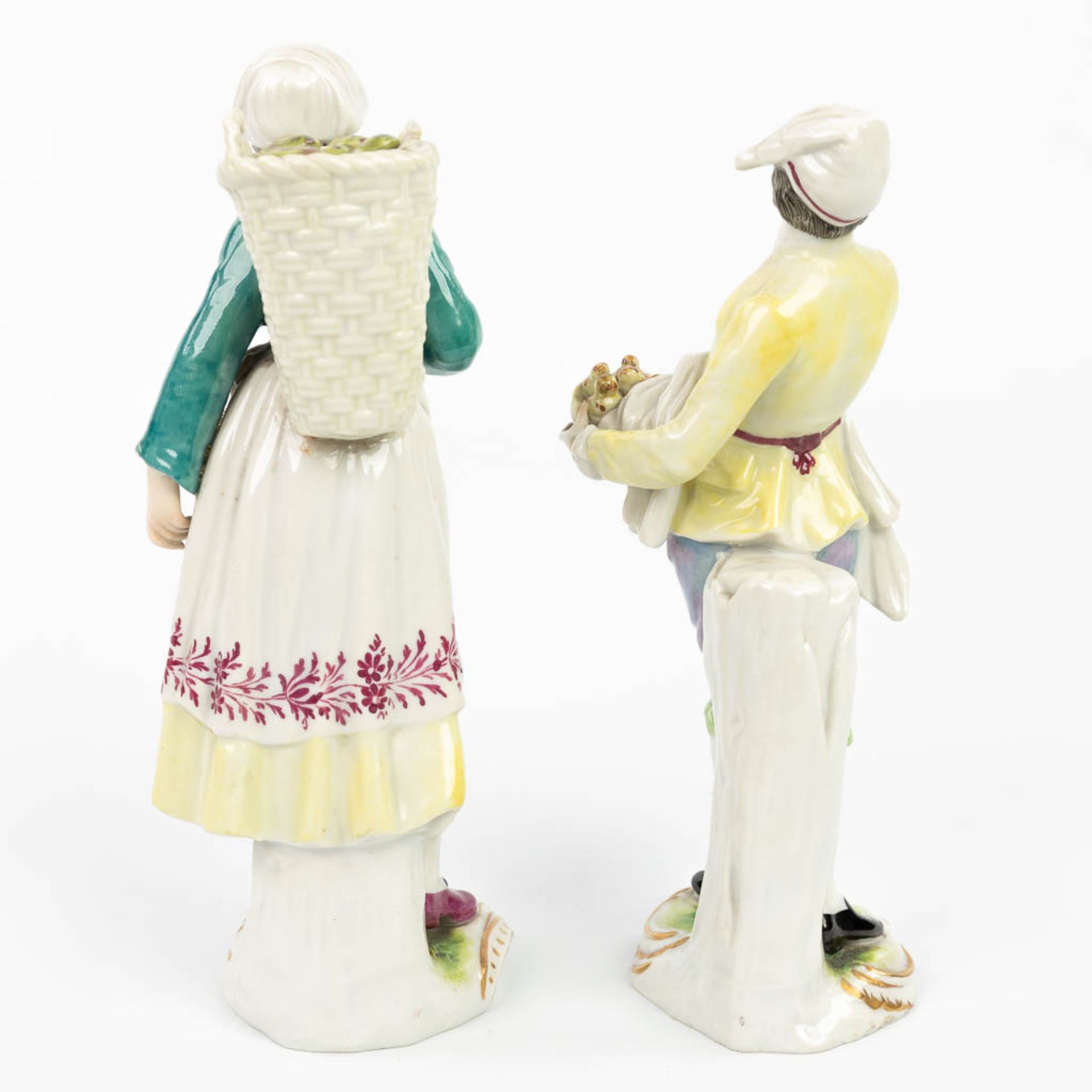 A pair of statues made of porcelain made in Germany and marked Ludwigsburg. (H:18cm) - Image 3 of 16