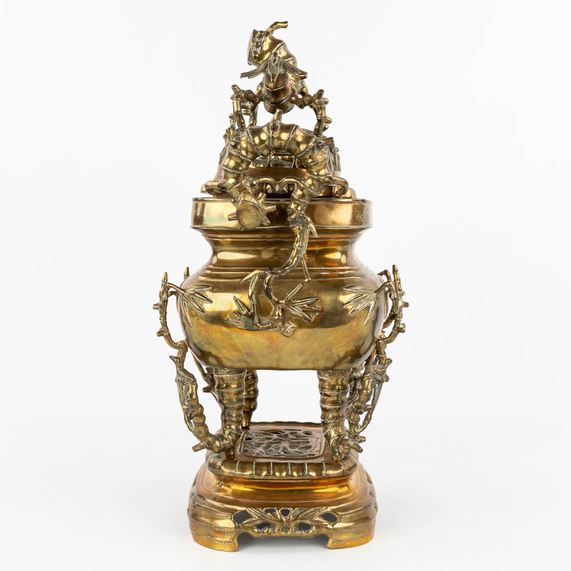 A Brûle-Parfum, incense burner made of polished bronze, of Oriental origin. (H:46cm) - Image 4 of 12