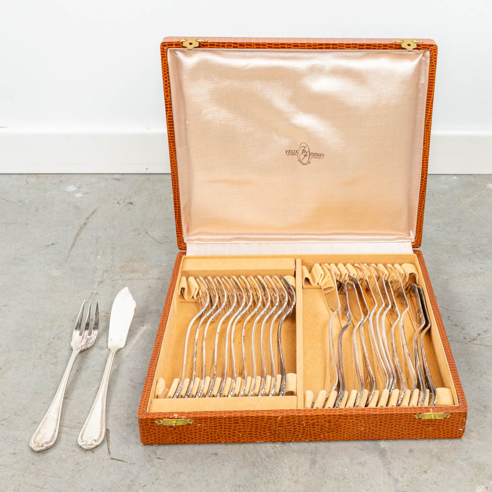 A 24-piece silver-plated cutlery in multiple boxes and marked Felix Frres. - Image 2 of 17