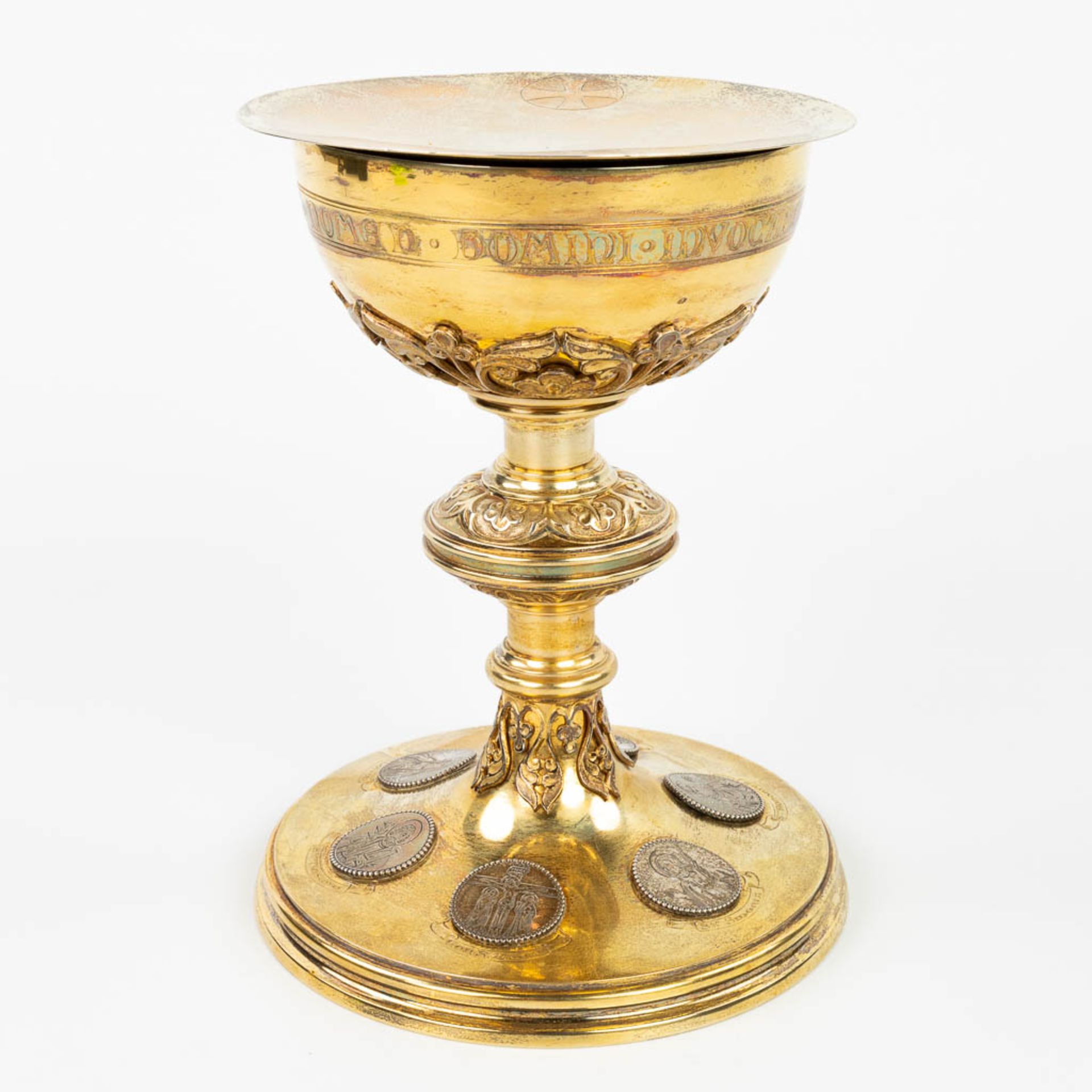 A neoroman chalice made of silver with images of holy figurines. (H:20cm) - Image 3 of 23