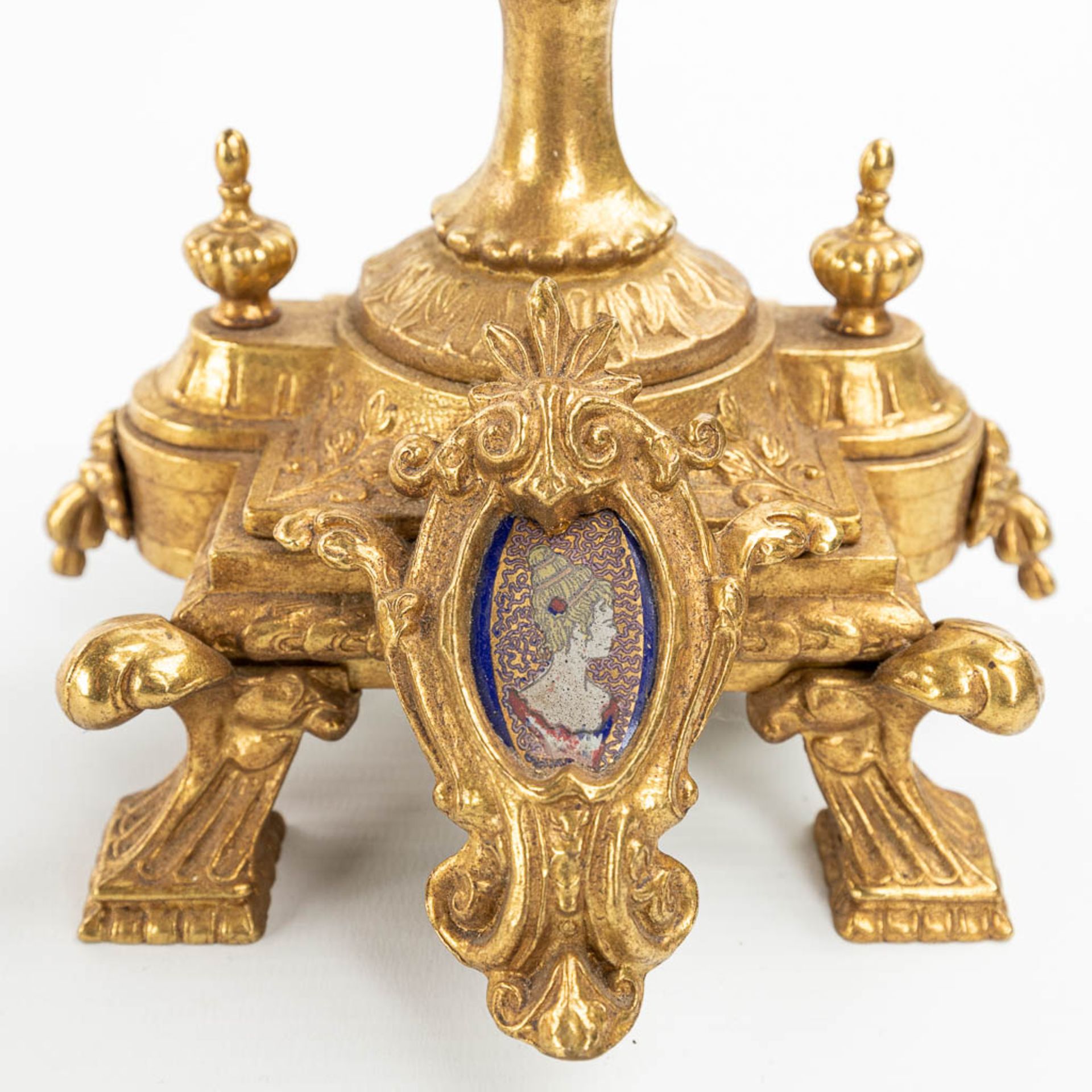 A three-piece mantle garniture clock made of bronze and porcelain and marked Imperial. (H:43cm) - Image 11 of 12