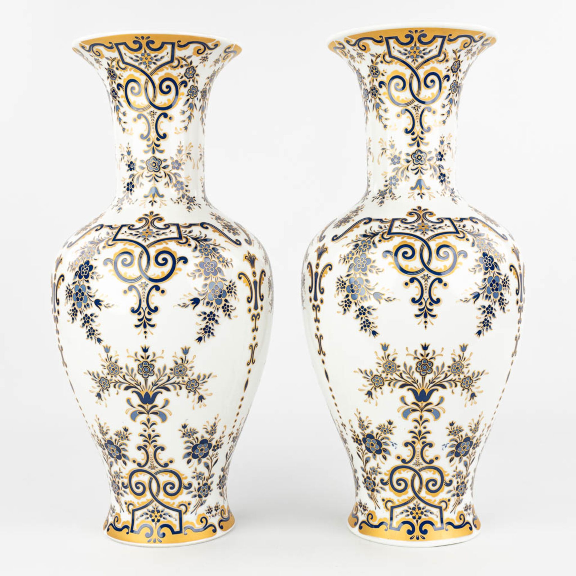 A pair of white porcelain vases with blue and gold decor marked Krautheim Bavaria and made in German - Image 9 of 13