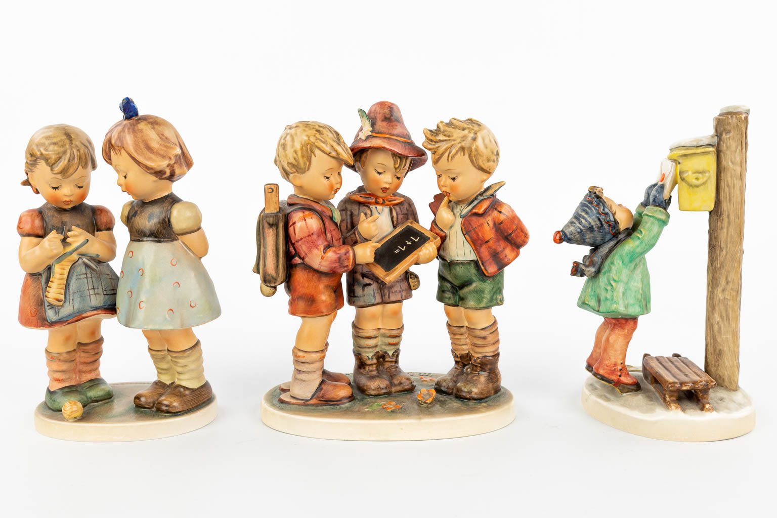 A collection of 3 statues made by Hummel. (H:19cm) - Image 10 of 17