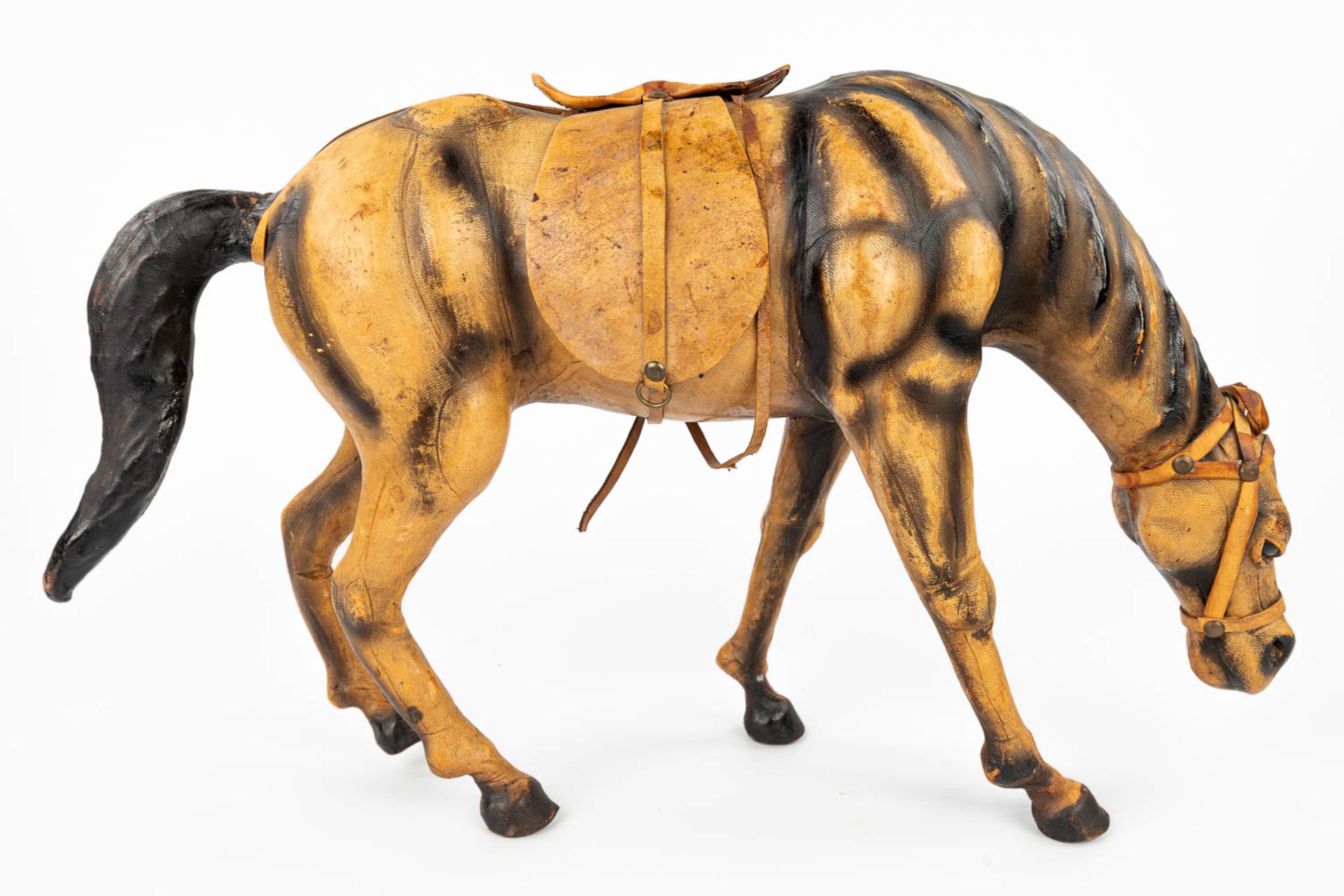 A collection of 15 horses made of Papier MachŽ and finished with leather. (H:30cm) - Image 9 of 11
