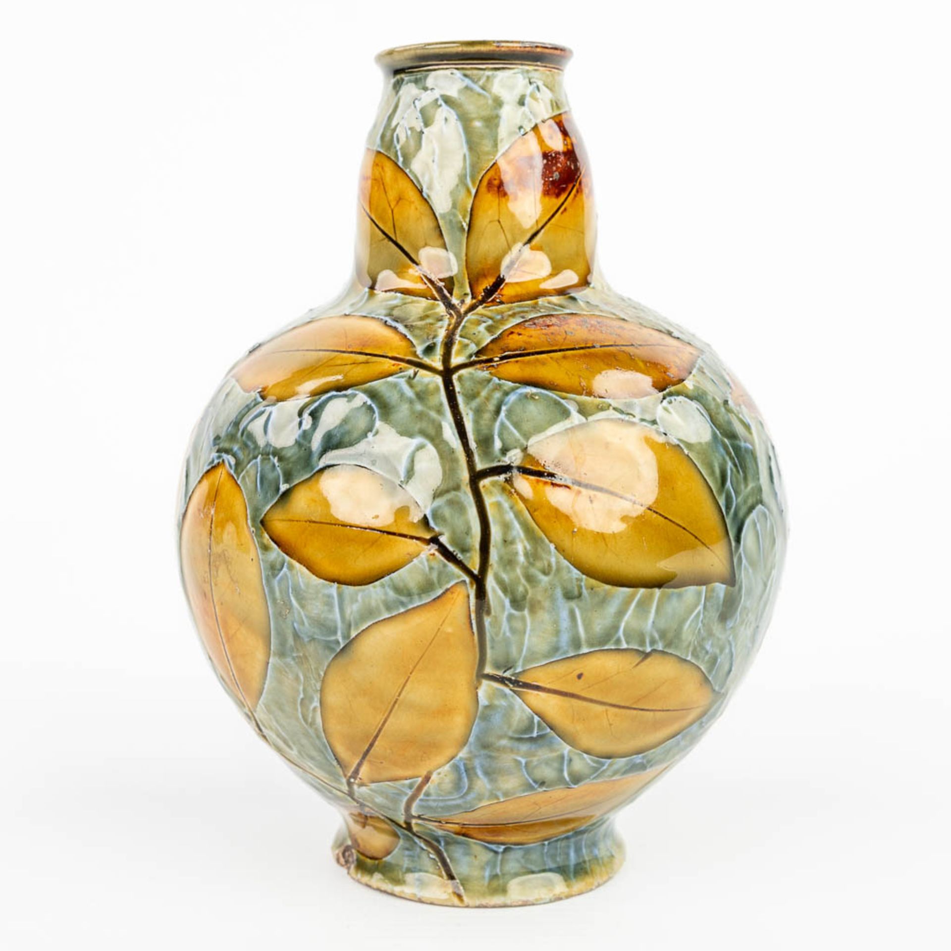 A vase decorated with leaves and made of stoneware marked Royal Doulton. (H:18cm) - Image 4 of 12