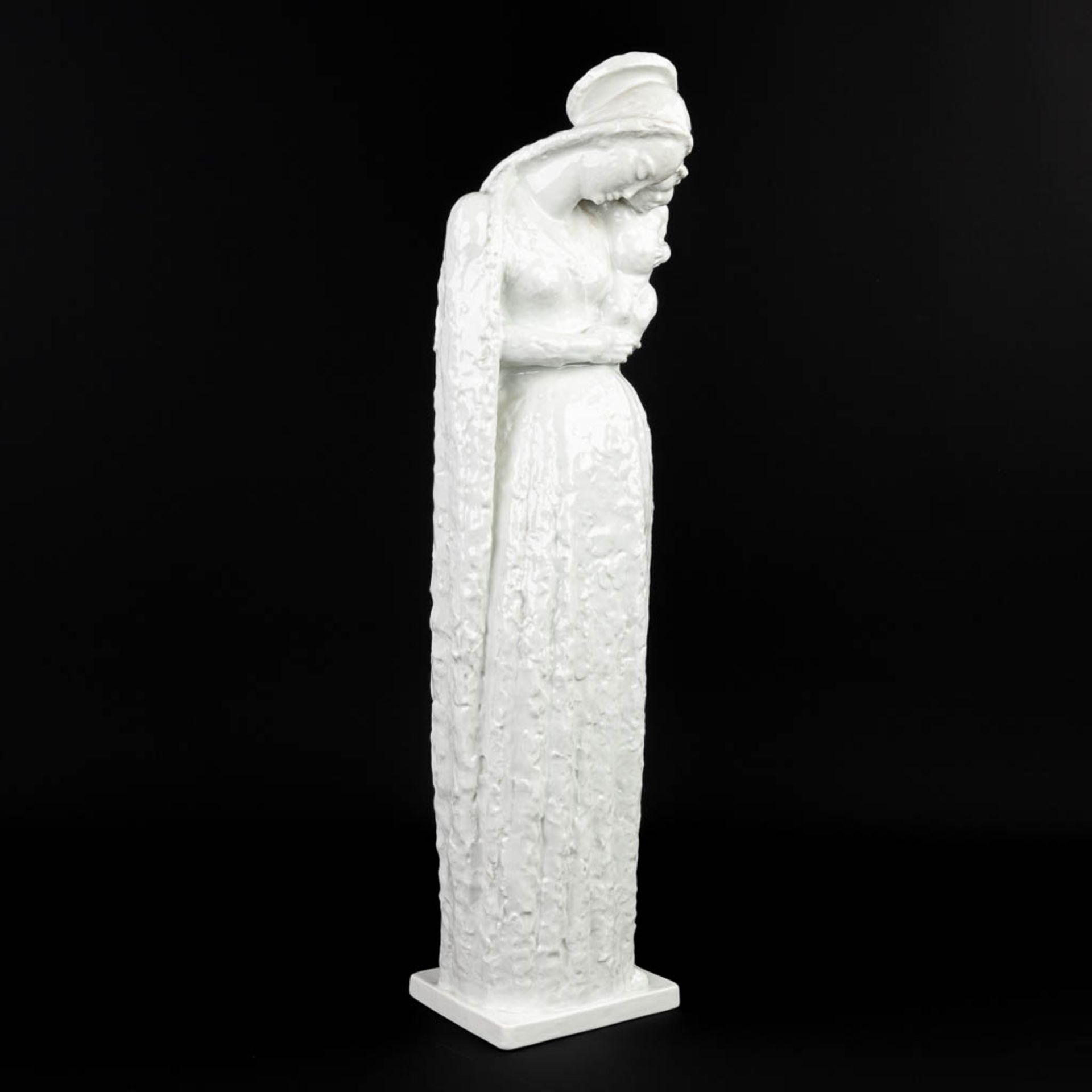 A large porcelain figurine of Madonna with Child marked Rosenthal and made in Germany. (H:71cm) - Image 12 of 12