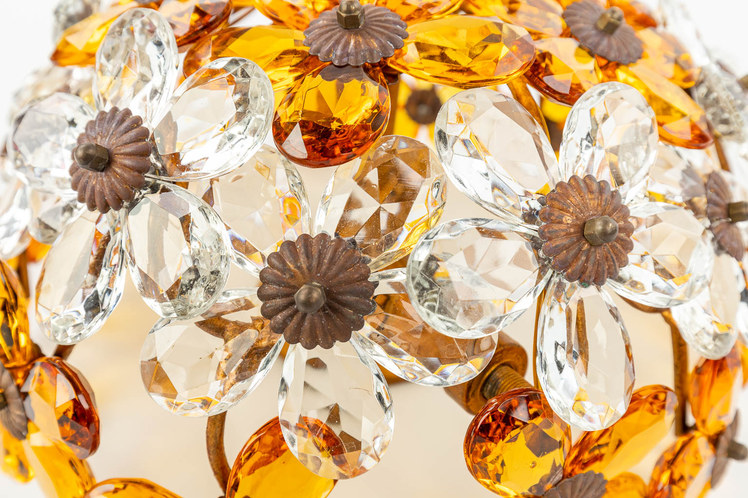 A vintage ceiling lamp, made of glass flowers. (H:14cm) - Image 7 of 9