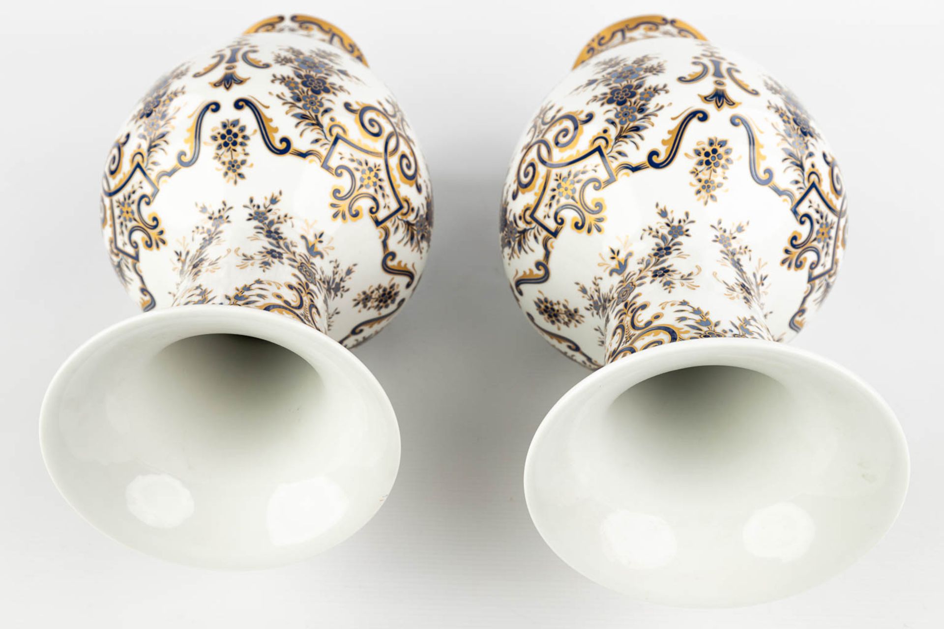 A pair of white porcelain vases with blue and gold decor marked Krautheim Bavaria and made in German - Image 4 of 13