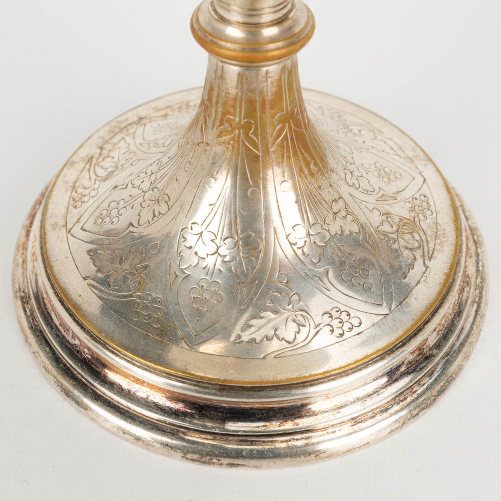 A collection of 2 silver-plated ciboria, gothic revival. (H:28cm) - Image 7 of 13