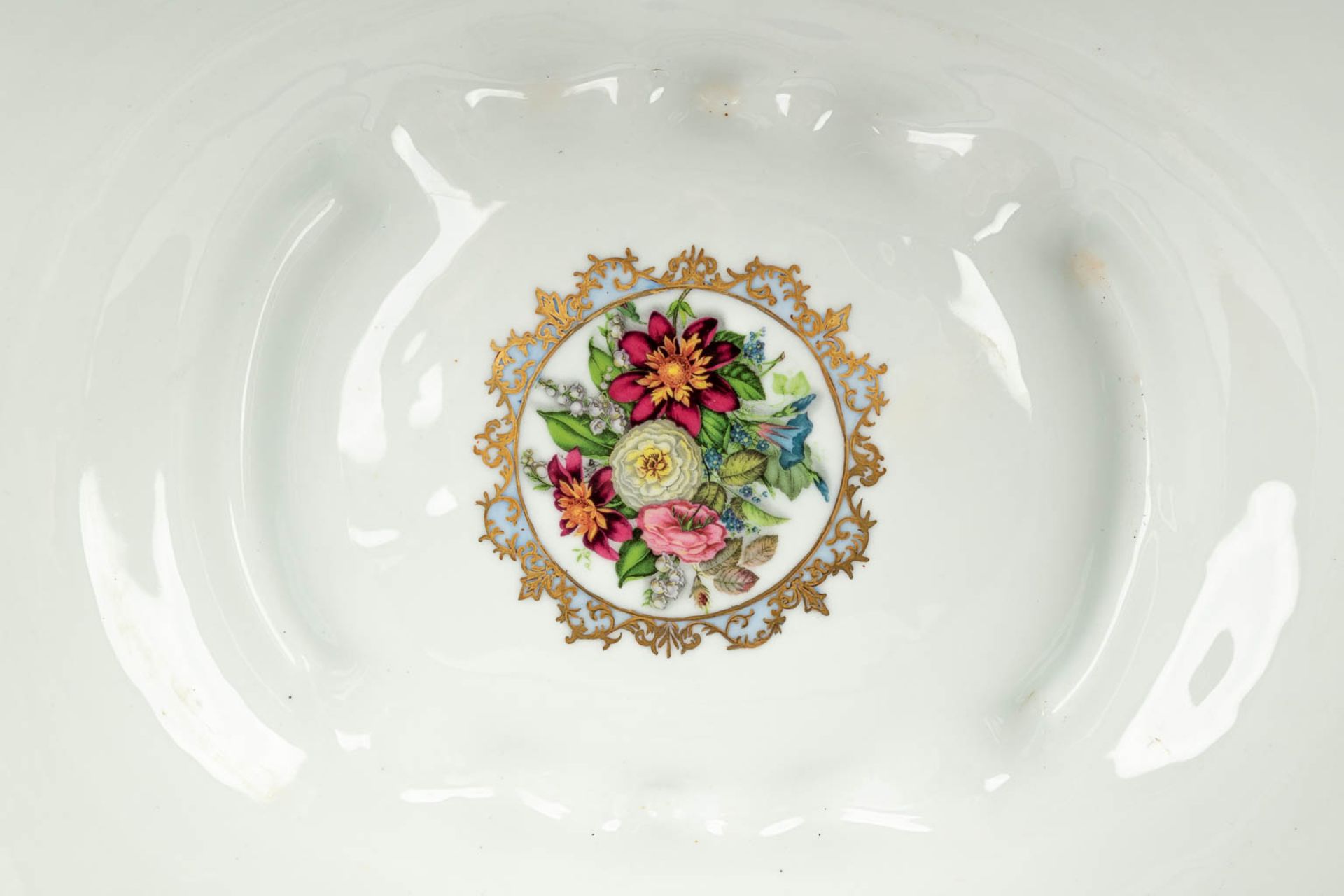 A large wine cooler made of porcelain with flower decor and marked with the Meissener logo. (H:28cm) - Image 3 of 13