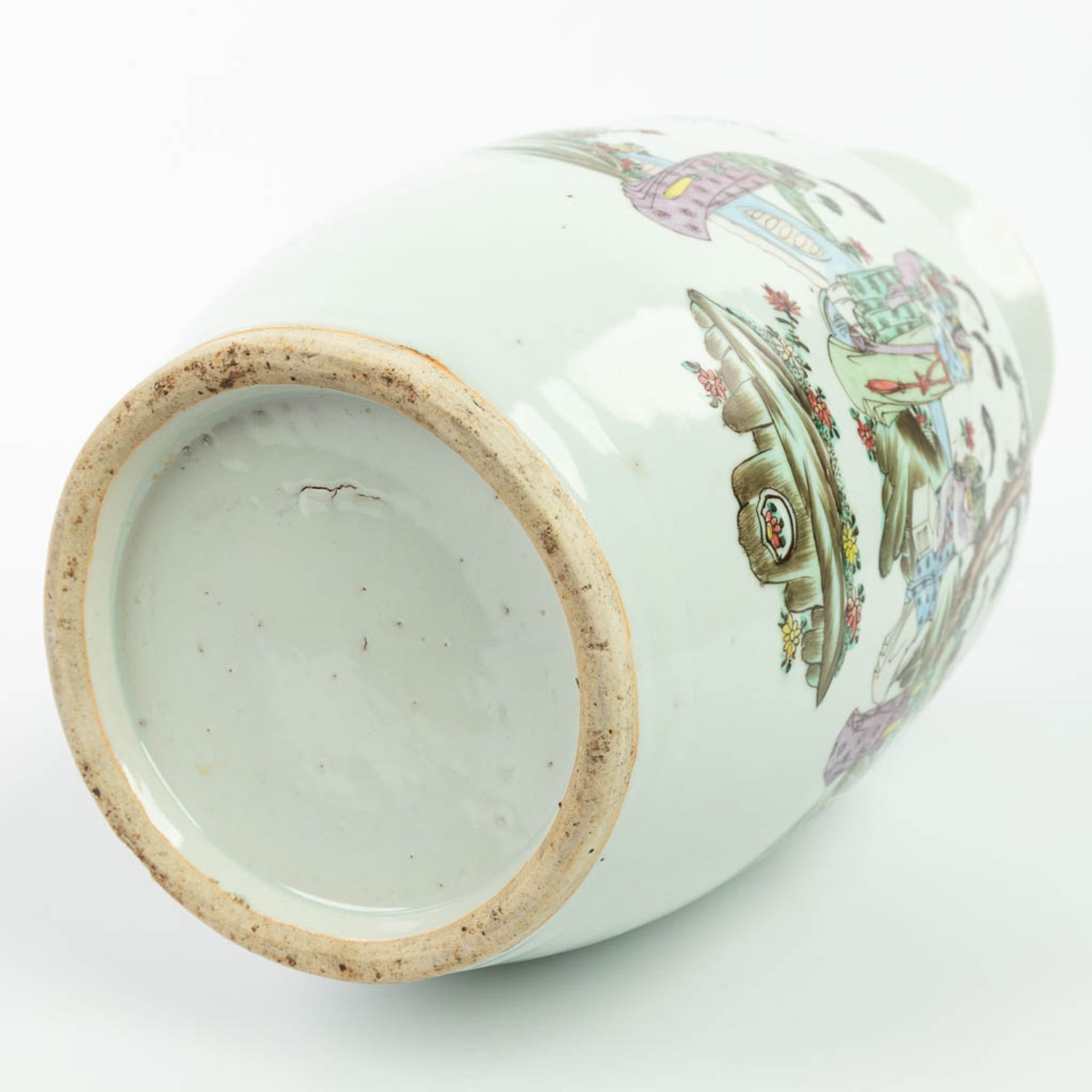 A Chinese vase made of porcelain and decorated with ladies and calligraphy. (H:43cm) - Image 10 of 16
