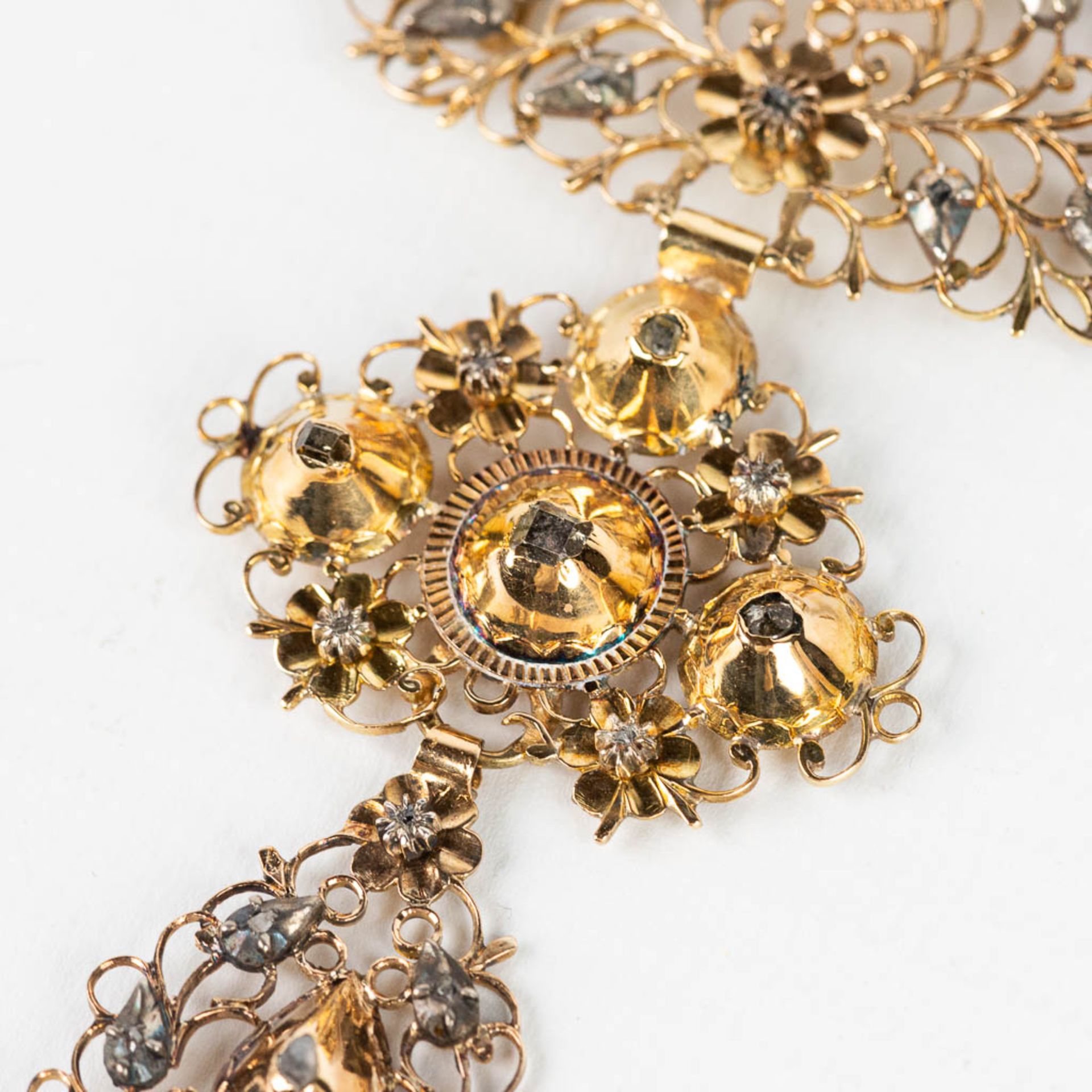 An antique brooch decorated with diamonds and made of 18 ktÊyellow gold. 18th century. (H:8cm) - Image 6 of 7