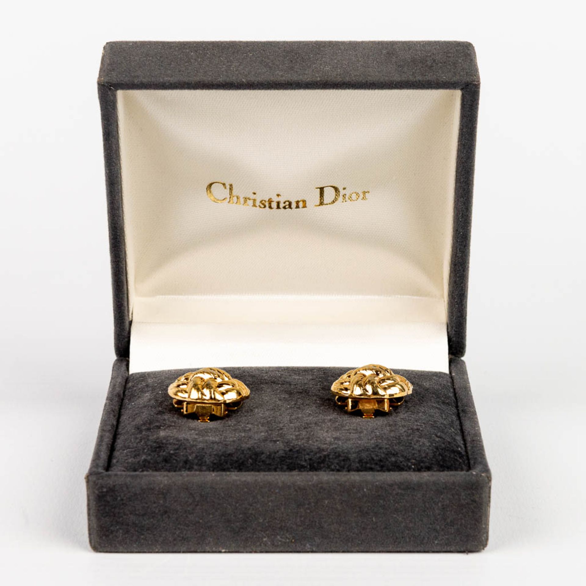 A pair of button covers made by Christian Dior, gold-plated. - Image 3 of 6