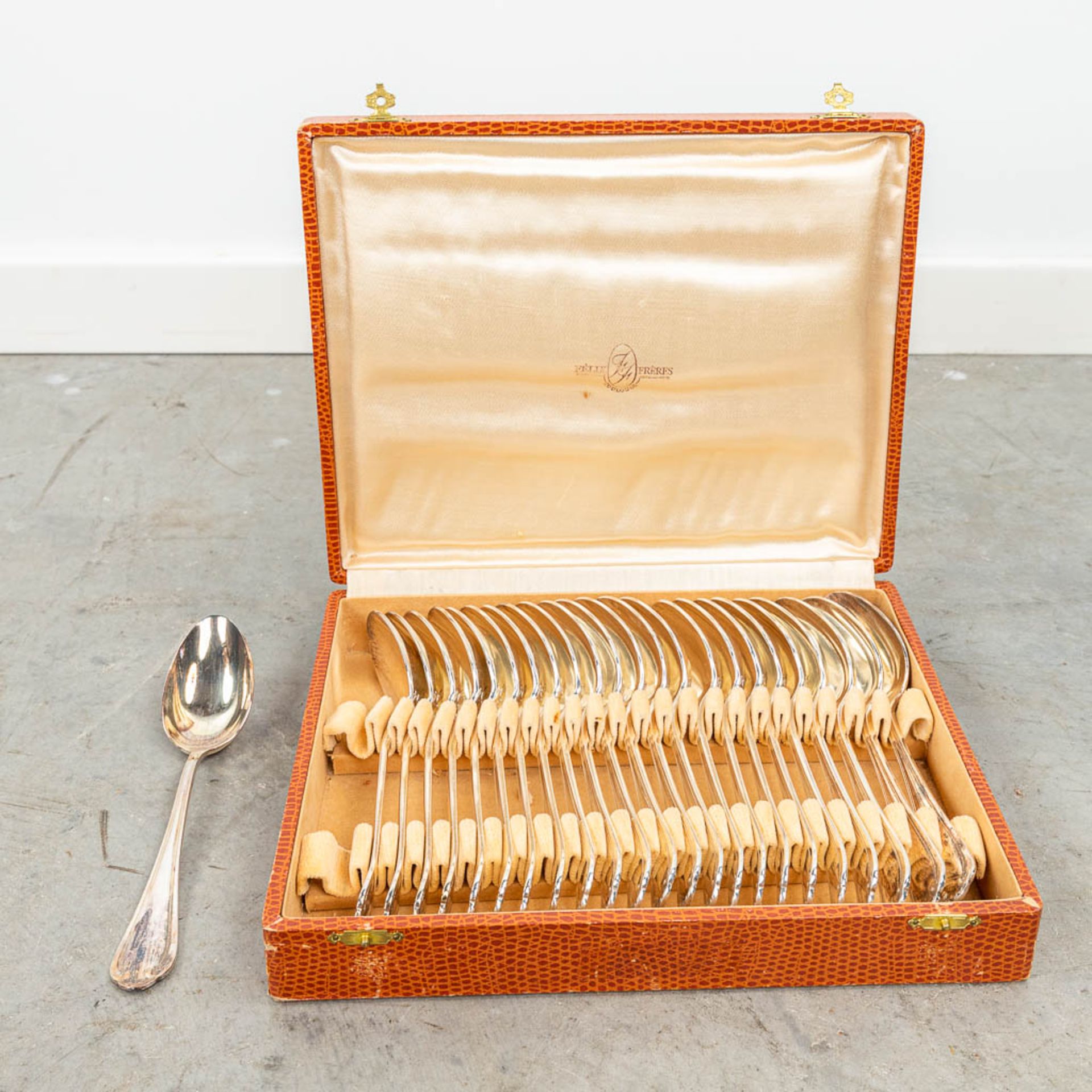 A 24-piece silver-plated cutlery in multiple boxes and marked Felix Frres. - Image 9 of 17