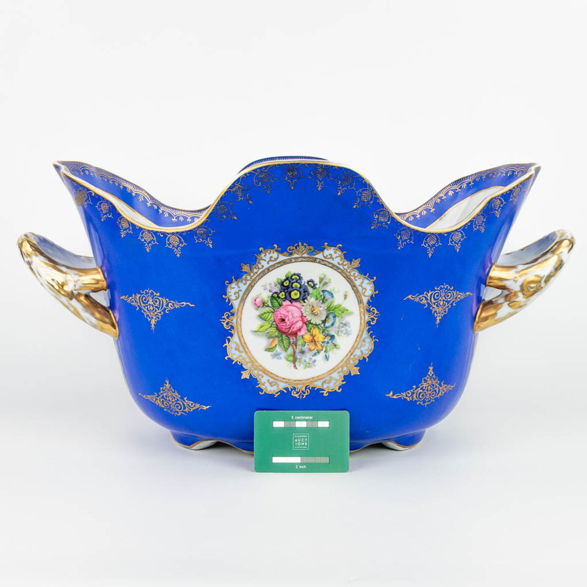 A large wine cooler made of porcelain with flower decor and marked with the Meissener logo. (H:28cm) - Image 2 of 13