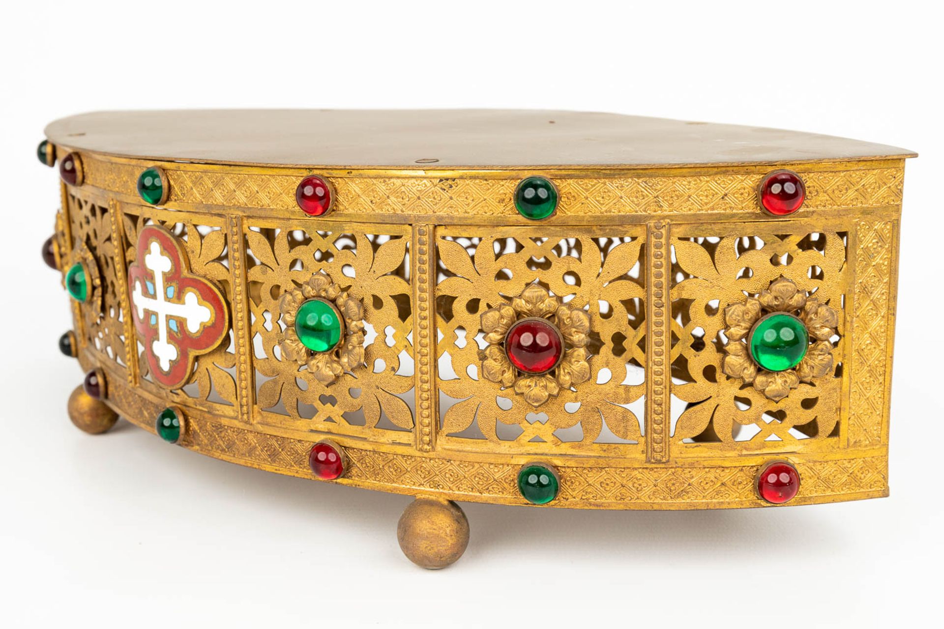 A neogothic base made of brass and decorated with cloisonné enamel and cabochons. (H:11cm) - Image 6 of 11