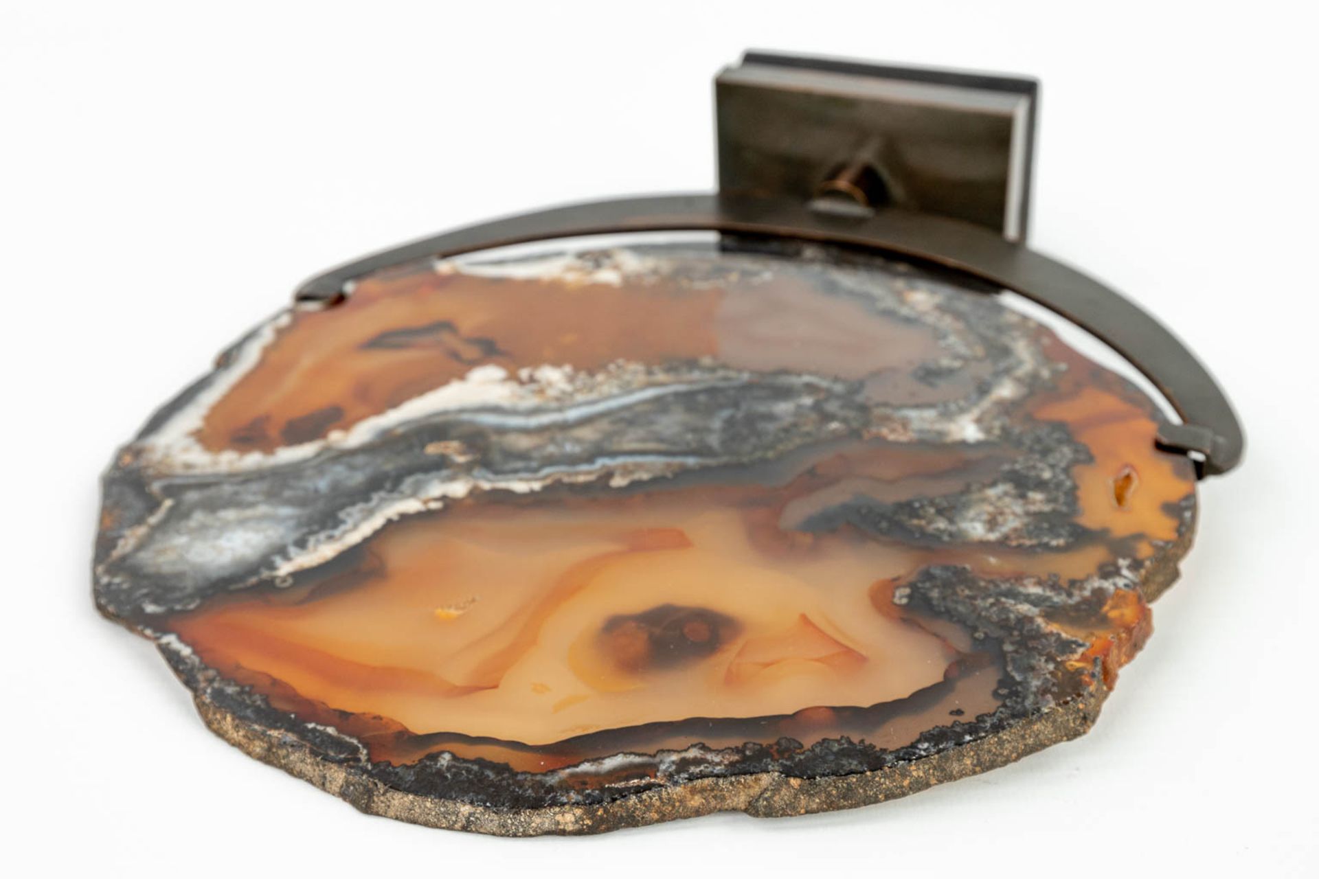 Een mid-century decorative Agate stone in a bronze stand. (H:25,5cm) - Image 7 of 12