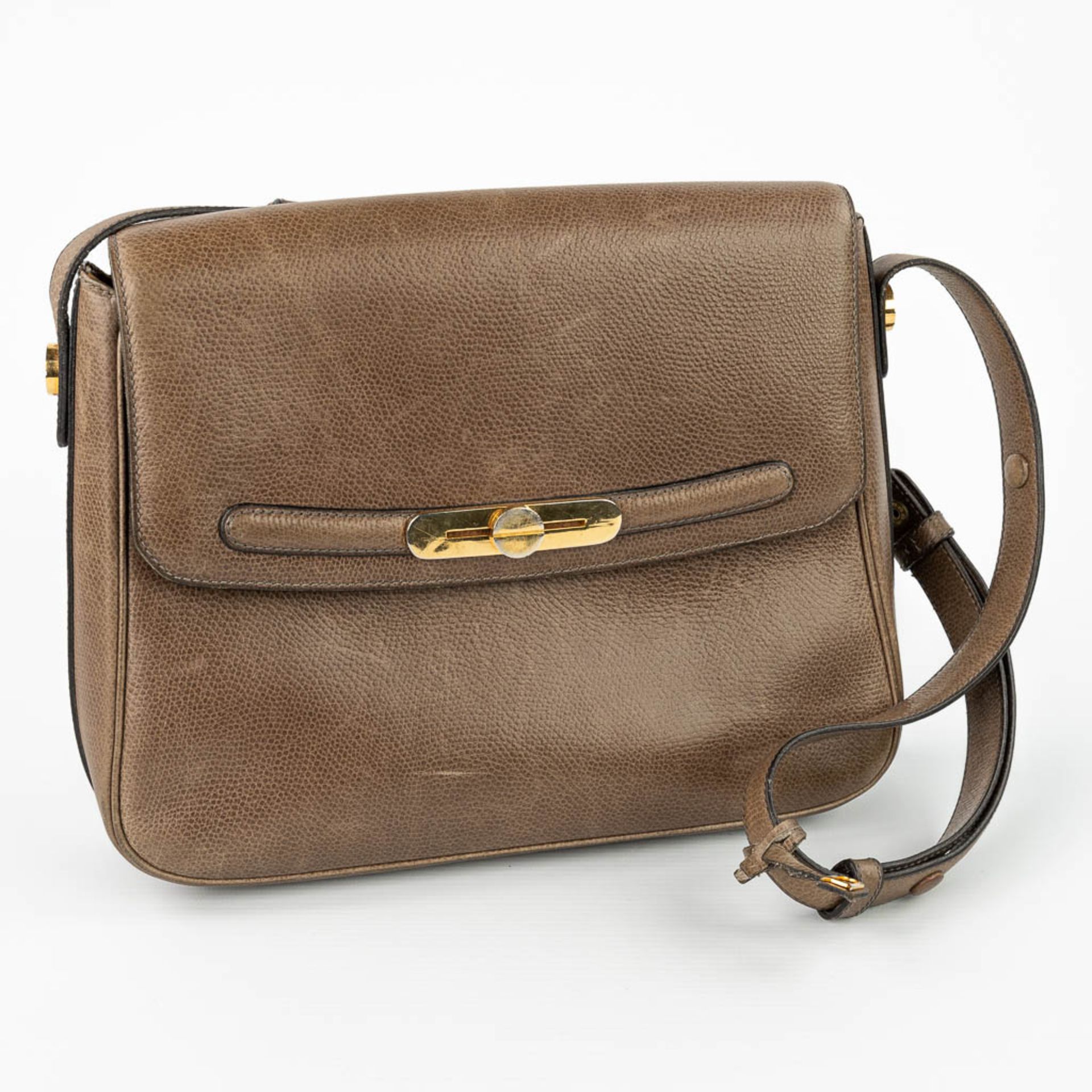 A handbag made of brown leather and marked Delvaux. (H:22cm) - Image 13 of 14