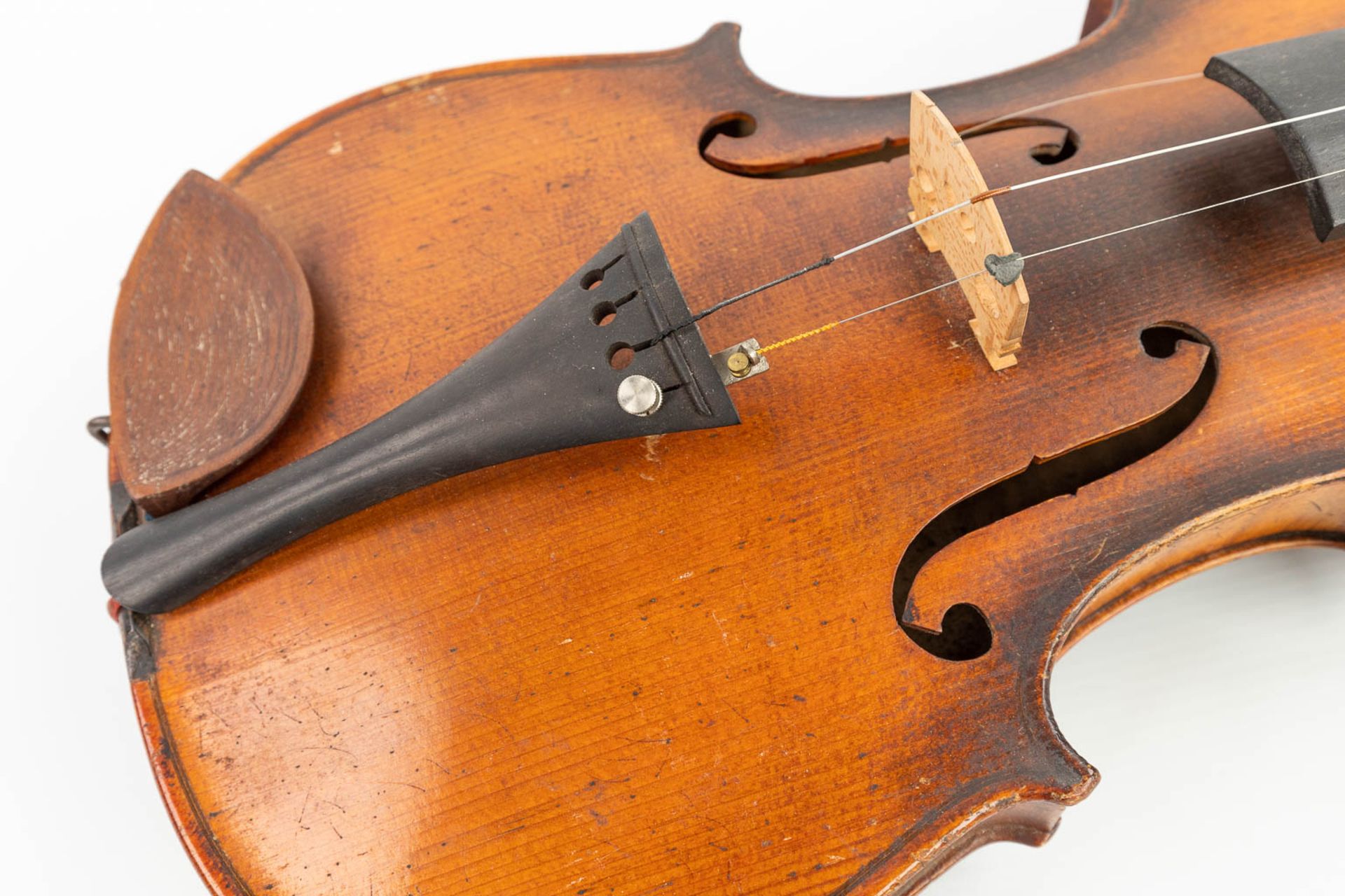 A collection of 3 musical instruments: 2 mandolines and a violin, after a model made by Stradivarius - Image 51 of 56