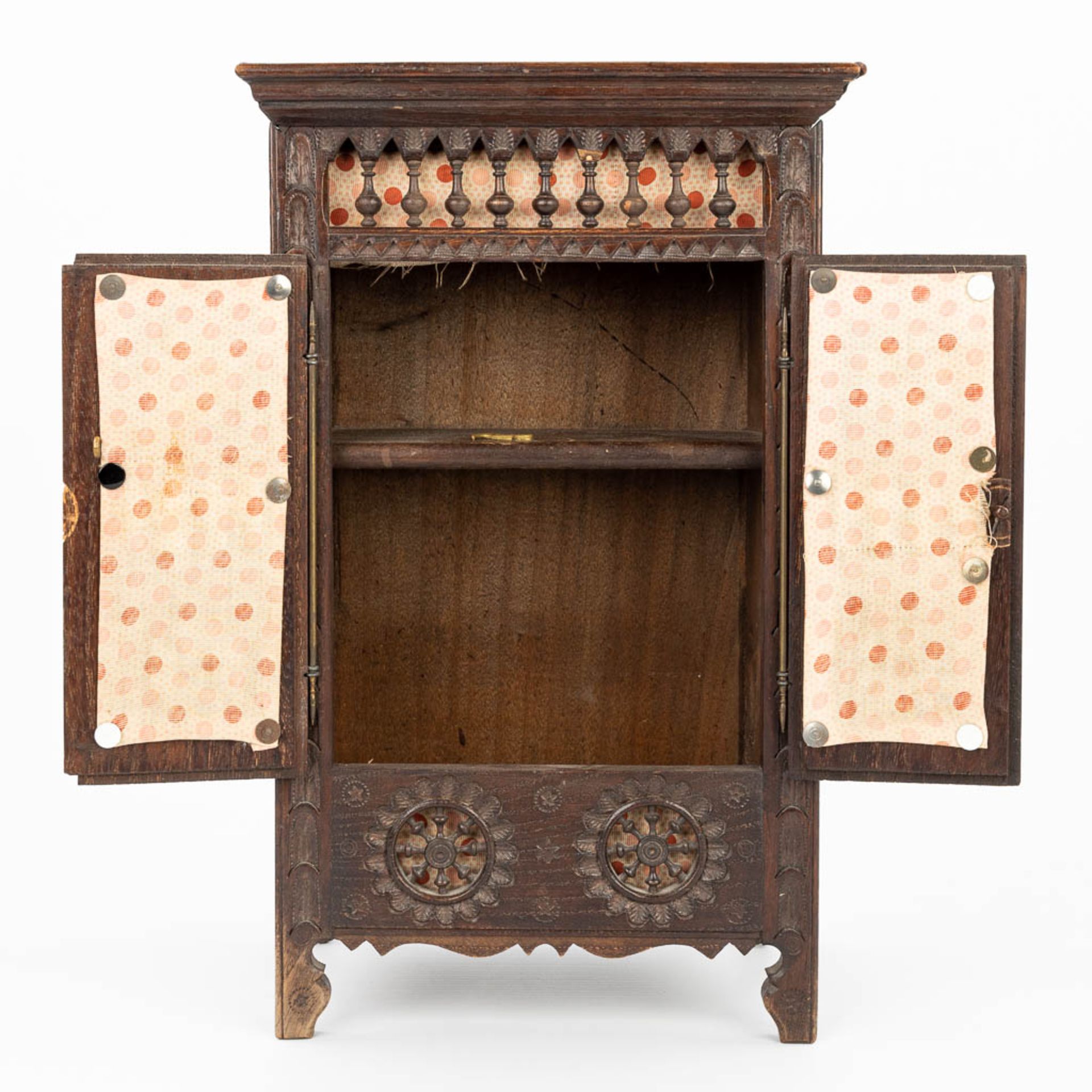 A miniature Breton cabinet, made of sculptured wood. (H:37cm) - Image 11 of 14