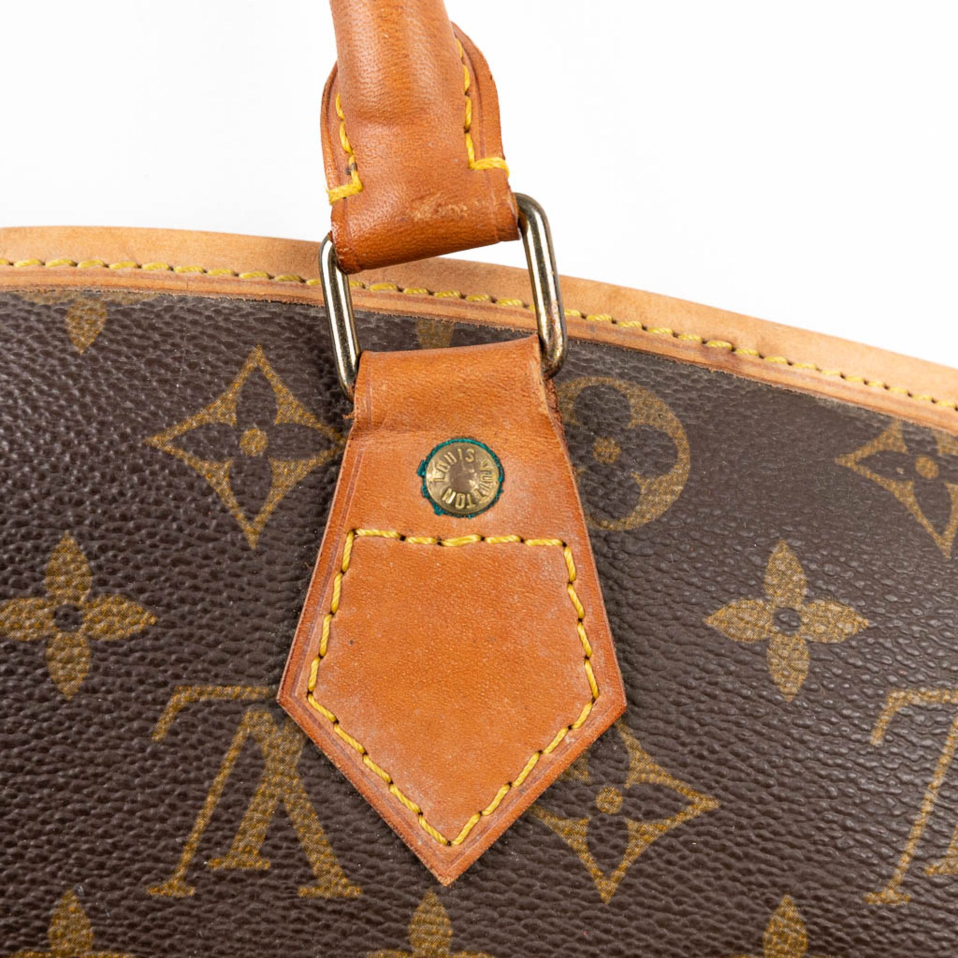 A garment suit traveller's bag made of leather by Louis Vuitton. (H:70cm) - Image 7 of 13