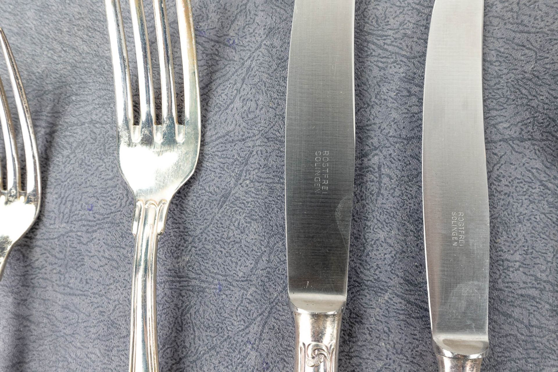 An assembled collection of silver-plated cutlery and accessories. - Image 6 of 15