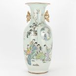 A Chinese vase made of porcelain decorated with the emperor and ladies in court. (H:58cm)