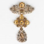 An antique brooch decorated with diamonds and made of 18 ktÊyellow gold. 18th century. (H:8cm)