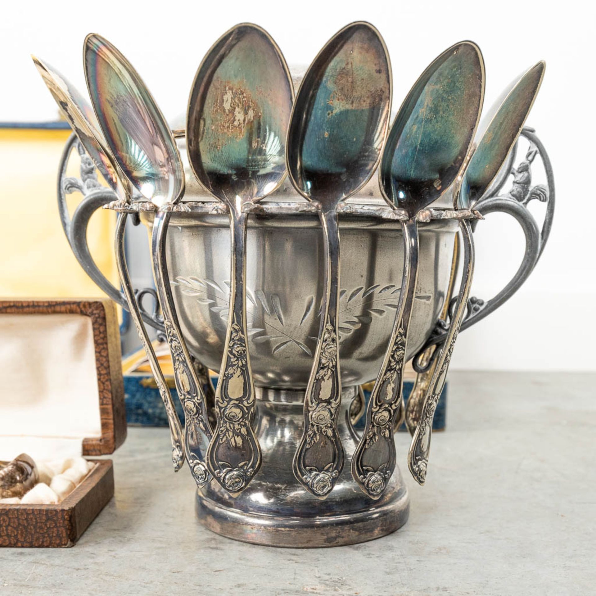 An assembled collection of silver-plated cutlery and accessories. - Image 3 of 15