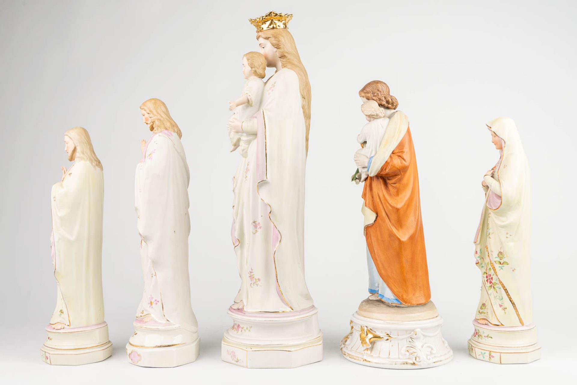 A collection of 6 pieces of polychrome bisque statues of holy figurines. (H:46cm) - Image 8 of 11