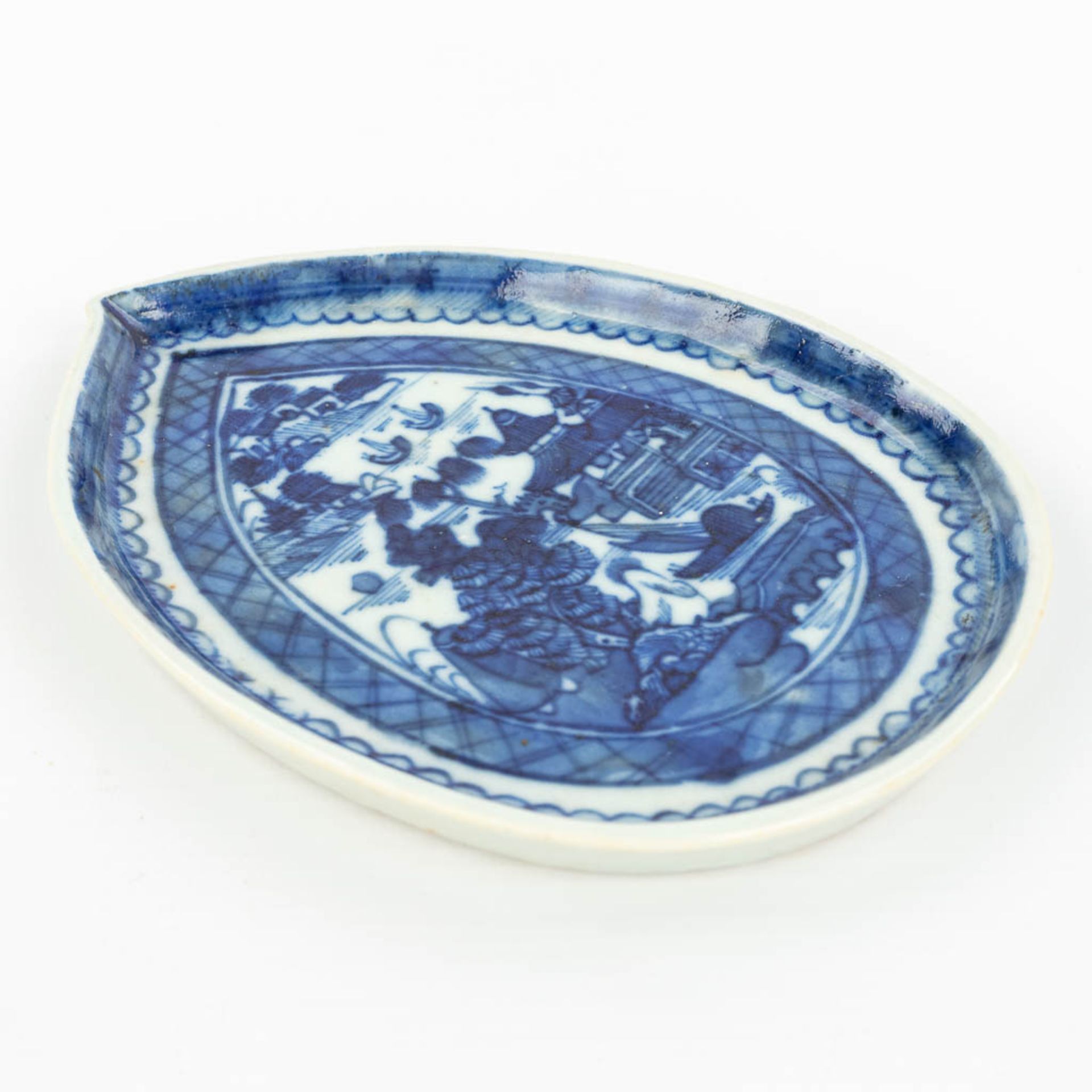 A Chinese dish made of porcelain with a blue-white landscape decor. - Image 10 of 10