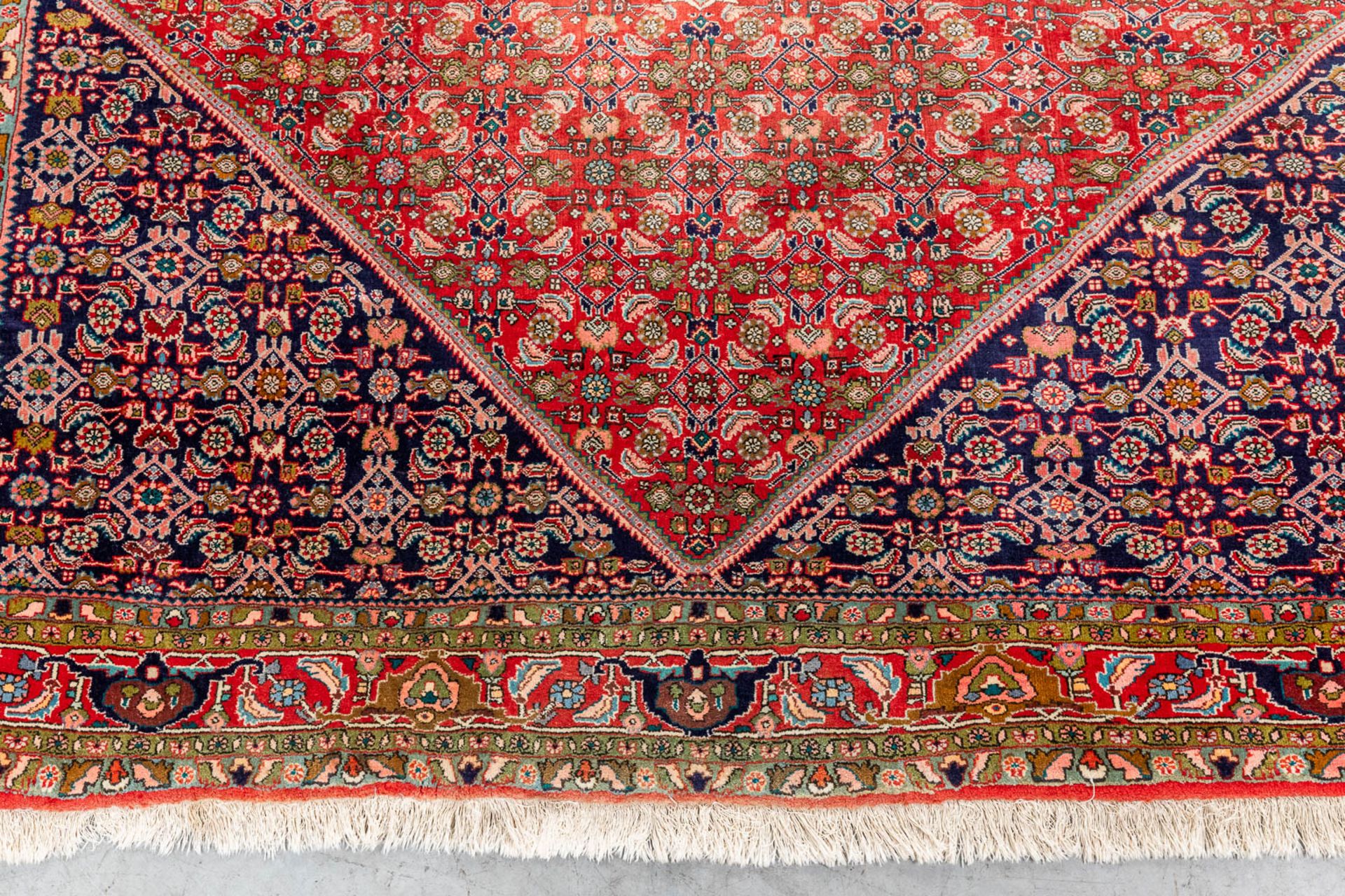 An Oriental hand-made carpet, Bidjar (300 x 210 cm) - Image 4 of 6