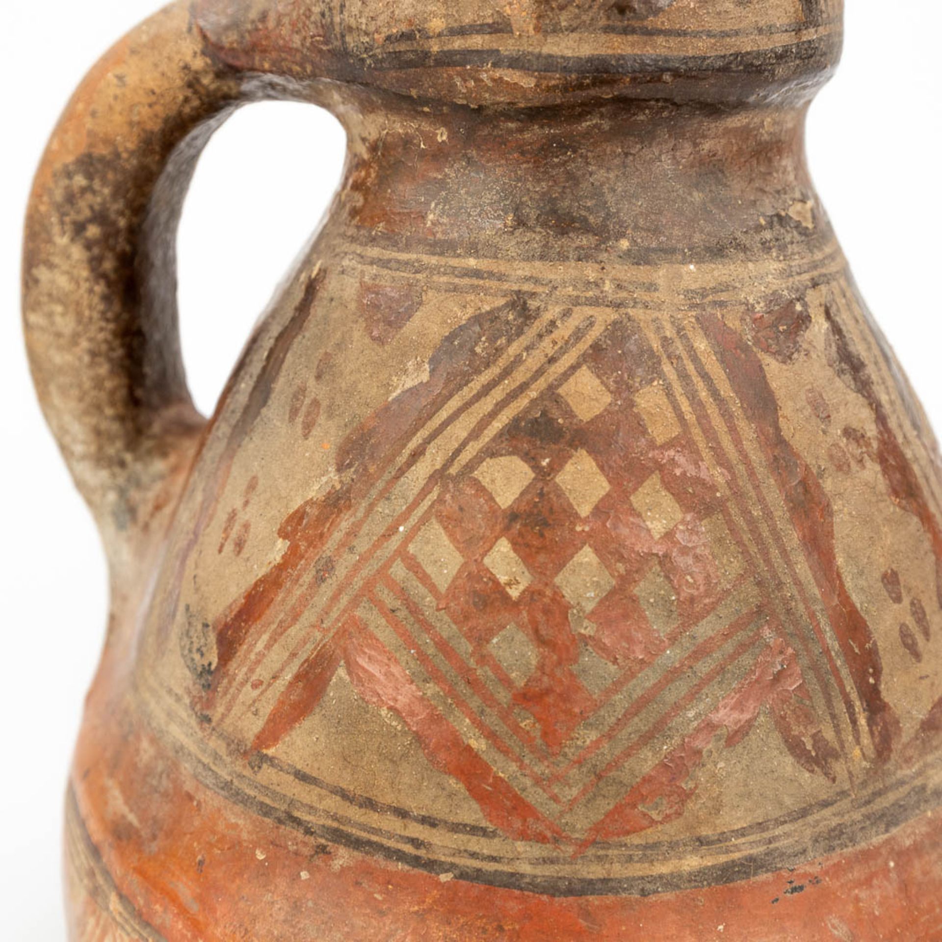 A vase probably of Northern African origin. (24 x 15cm) - Image 14 of 14