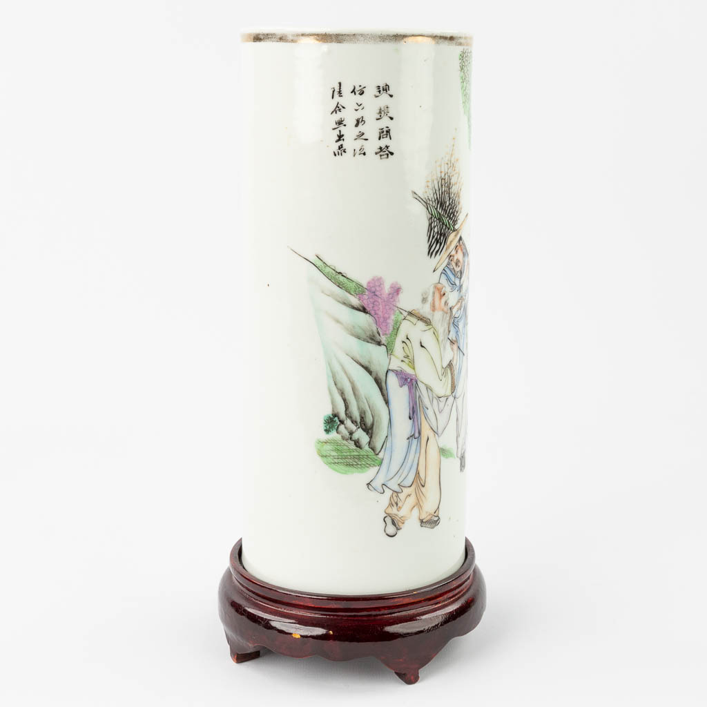 A Chinese hat stand made of porcelain and decorated with Wise Men. (28 x 12 cm) - Image 6 of 11